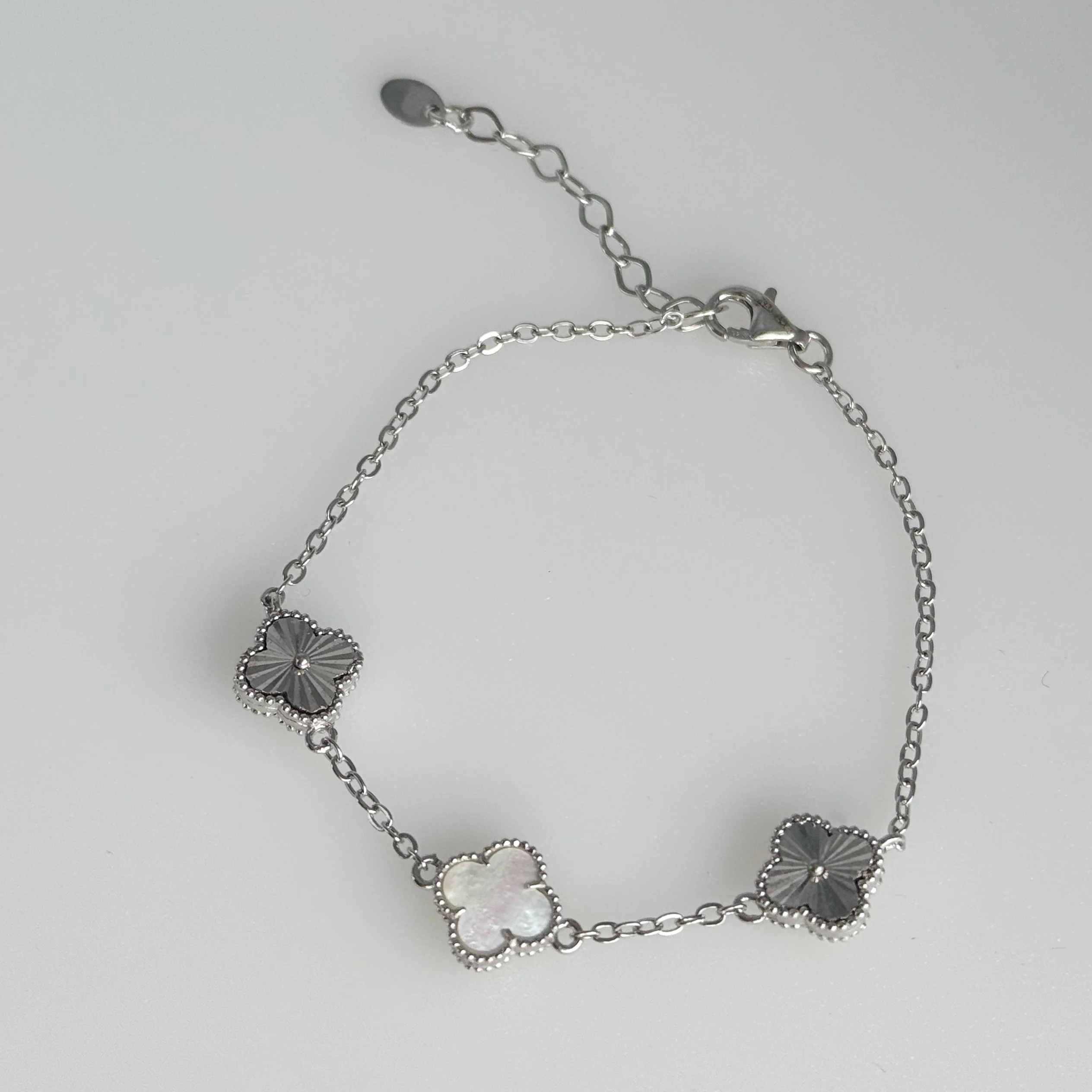 925 Sterling Silver Clover Bracelet with Mother of Pearl - Image 2