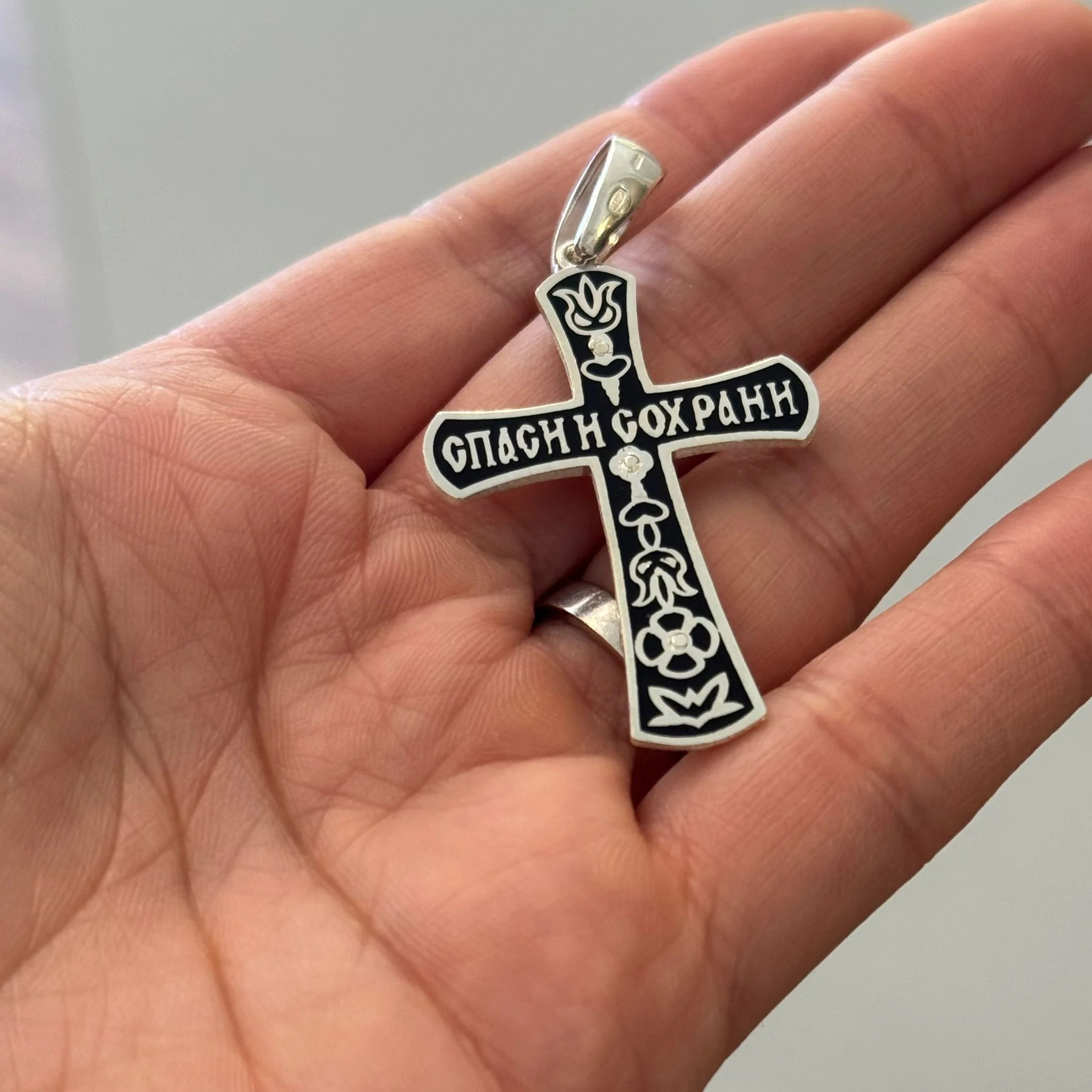 925 Sterling Silver Cross with Enamel - Image 3