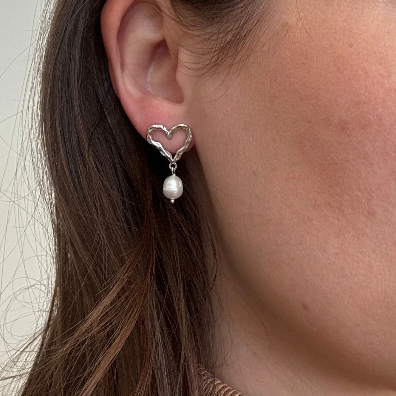 925 Sterling Silver Heart Drop Earrings with Pearls - Image 2