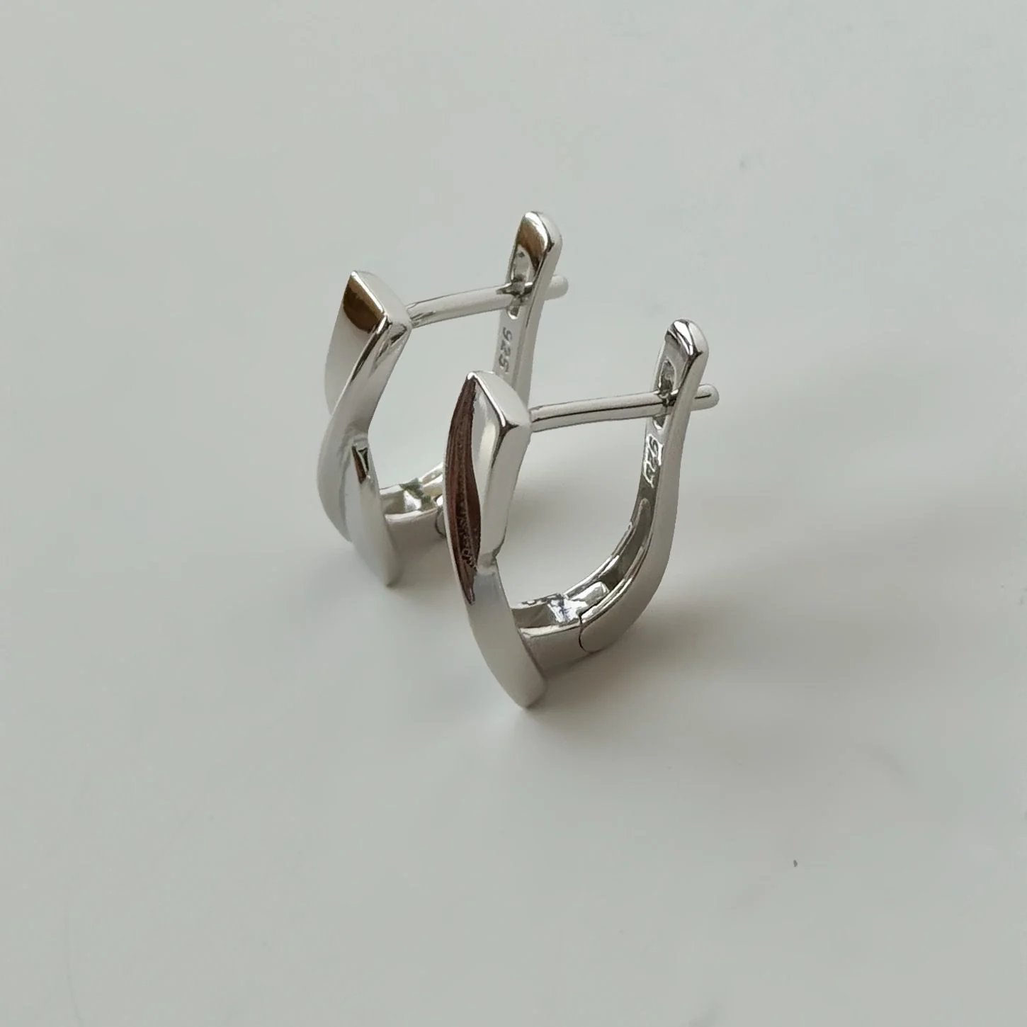 925 Sterling Silver Lever Back Earrings - Image 2