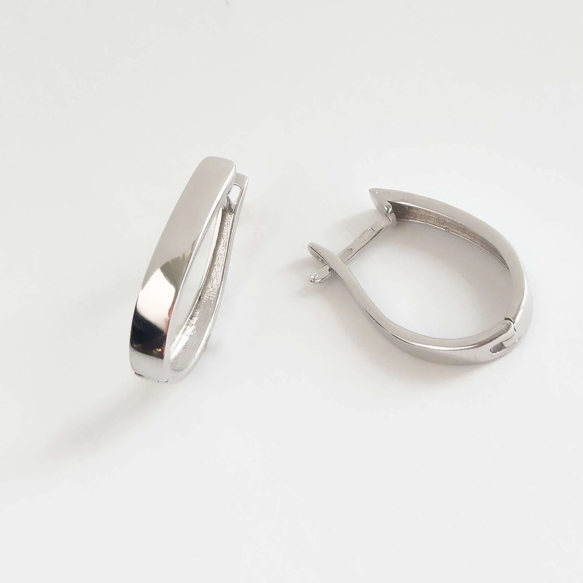 925 Sterling Silver Lever Back Earrings - Image 2