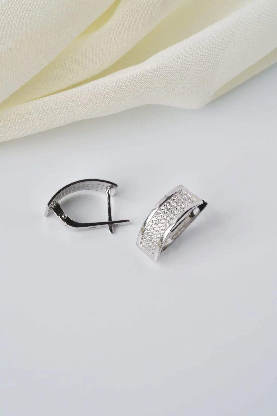 925 Sterling Silver Lever Back Earrings with Cubic Zirconia - Image 6