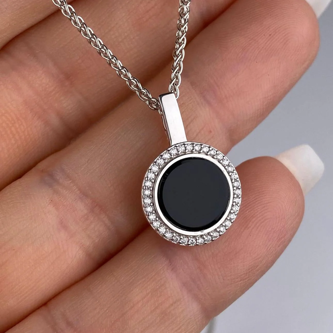 925 Sterling Silver Pendant with Onyx and Cubic Zirconia - Image 4