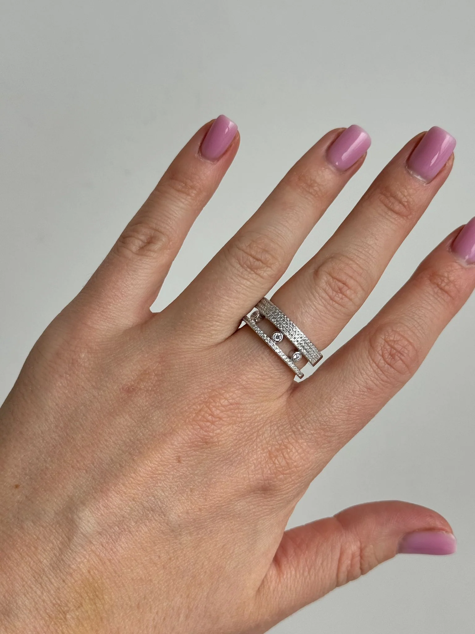 925 Sterling Silver Ring with Cubic Zirconia - Image 2