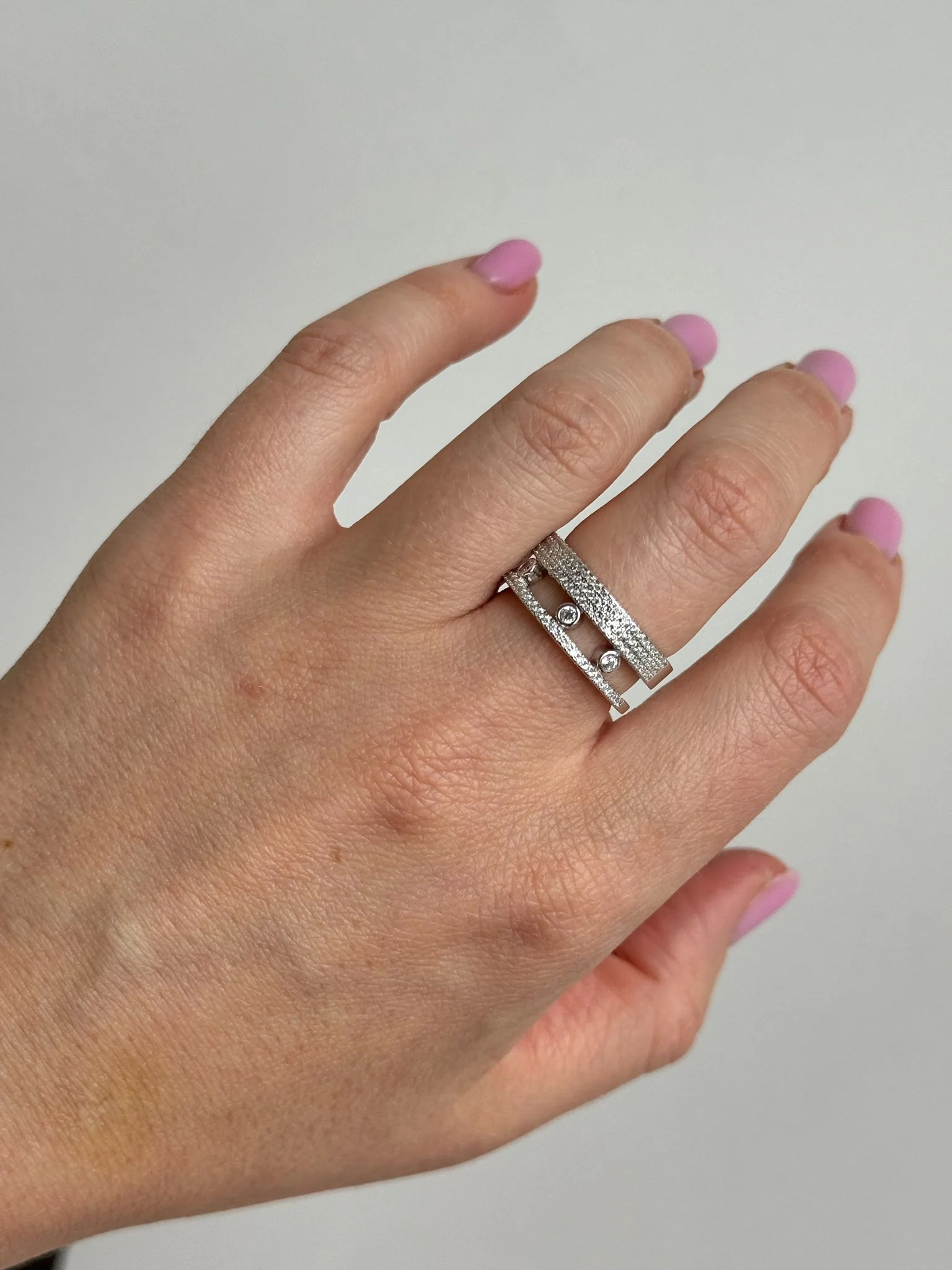 925 Sterling Silver Ring with Cubic Zirconia - Image 3