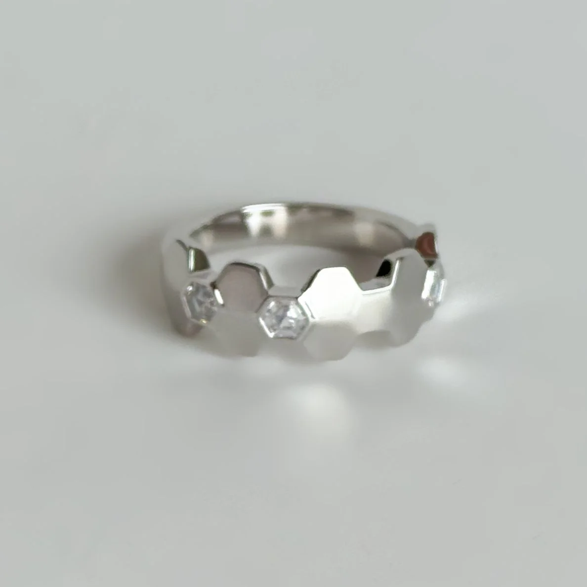 925 Sterling Silver Ring with Cubic Zirconia - Image 2