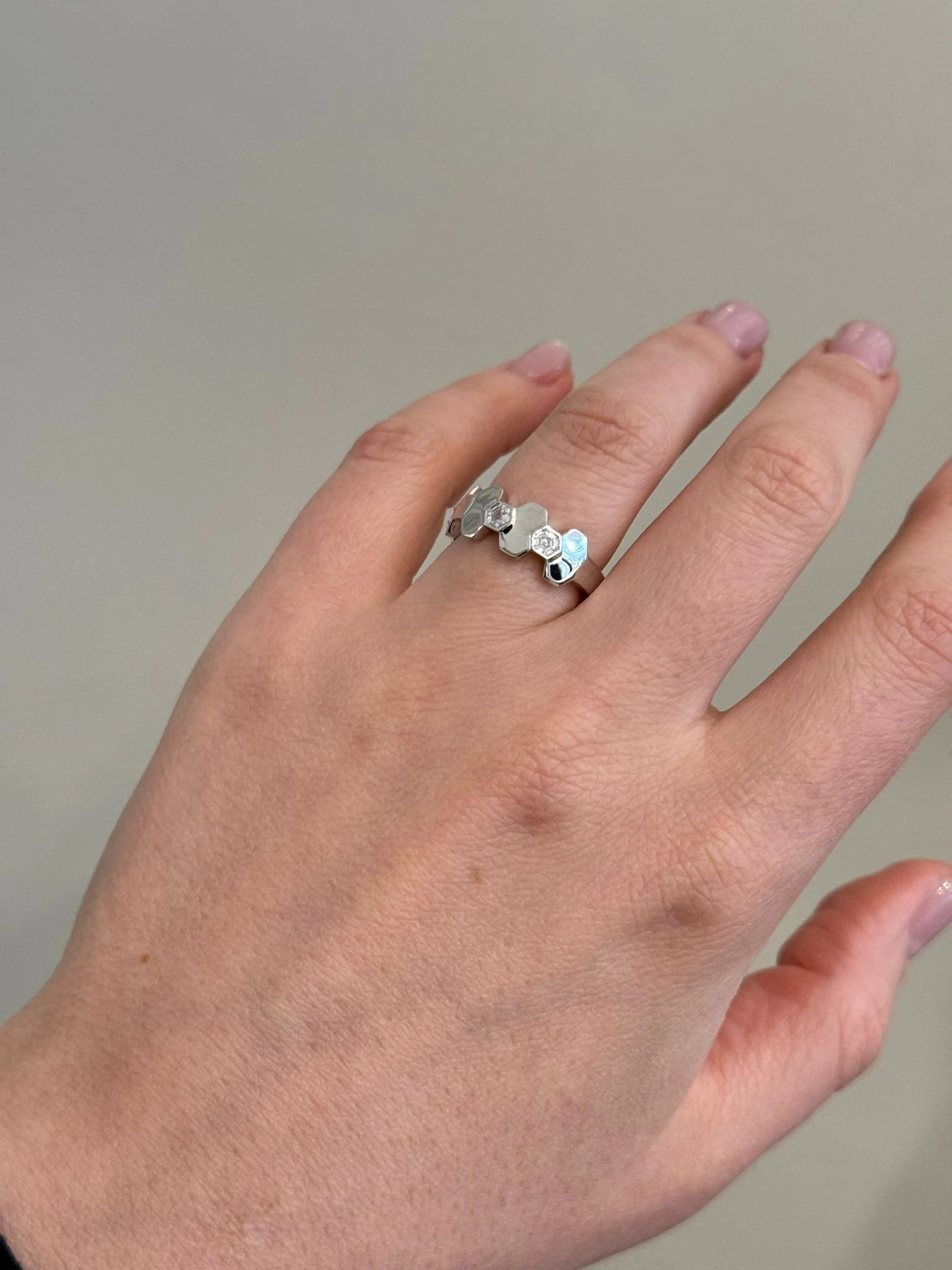 925 Sterling Silver Ring with Cubic Zirconia - Image 4