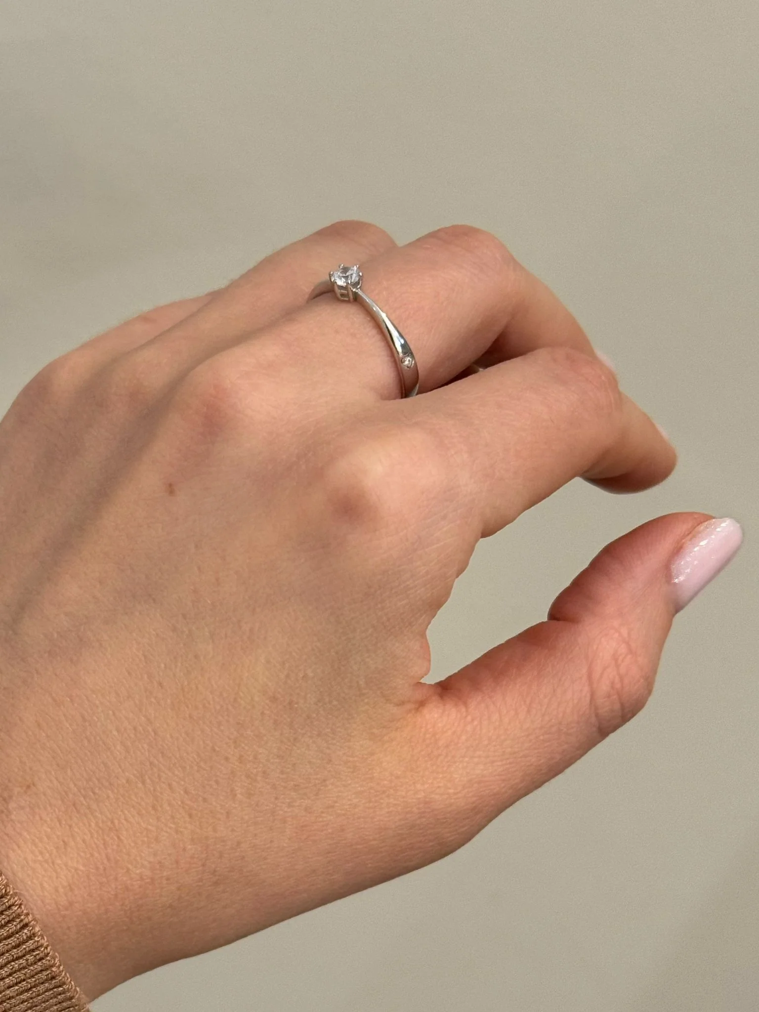 925 Sterling Silver Ring with Cubic Zirconia - Image 3