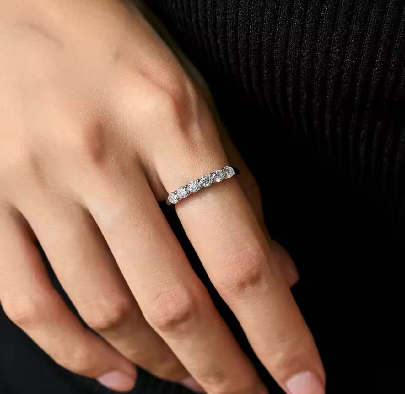 925 Sterling Silver Ring with Moissanites - Image 3