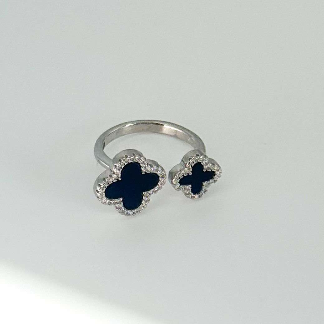 925 Sterling Silver Ring "Clover" with Onyx and Cubic Zirconia
