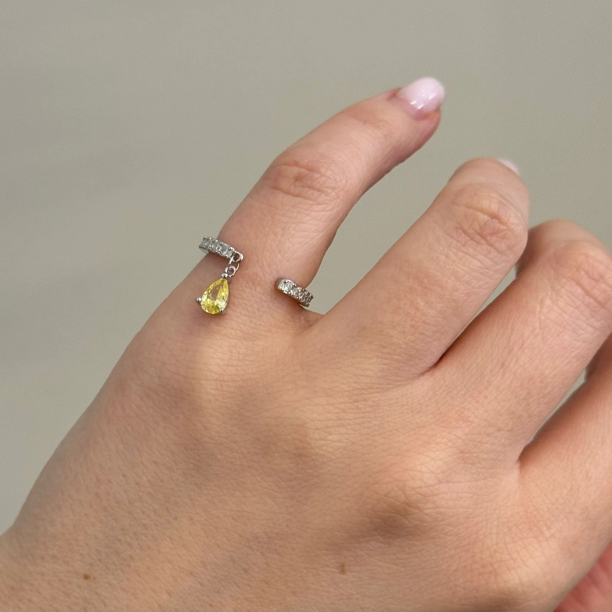 925 Sterling Silver Ring with Yellow and White Cubic Zirconia - Image 2