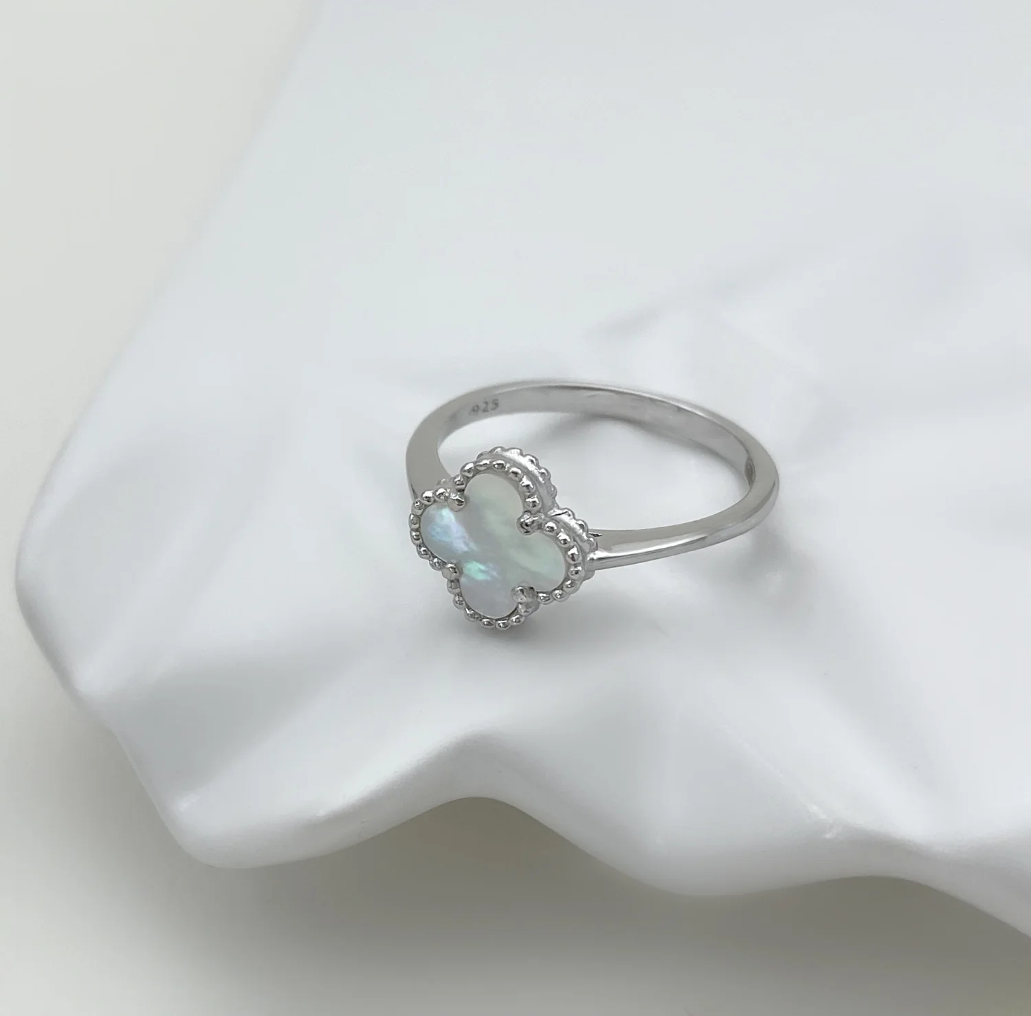 925 Sterling Silver Ring "Clover" with Mother of Pearl - Image 4