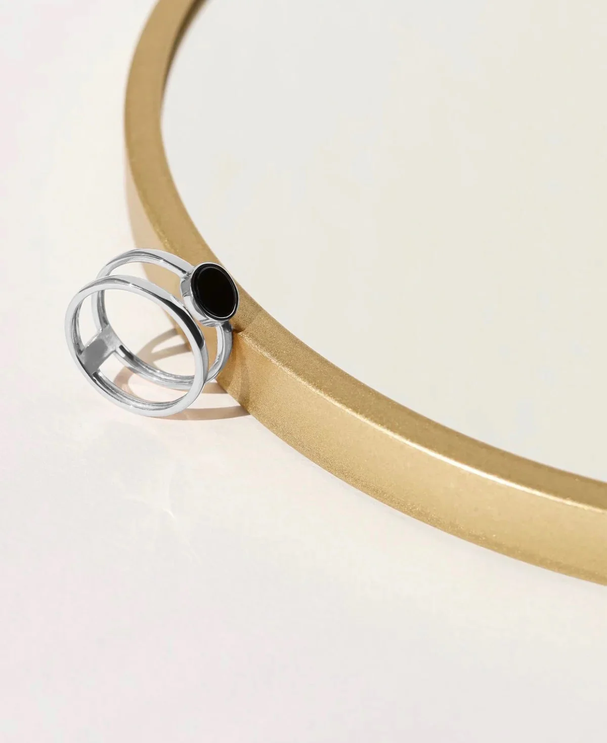 Ring in 14K/585 White Gold with Onyx - Image 3