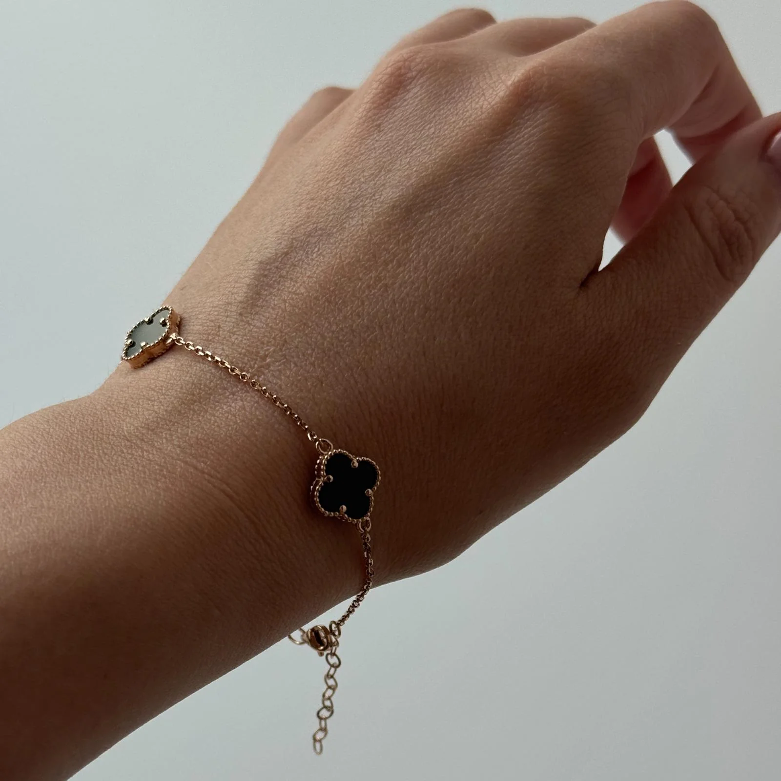 Clover Bracelet in 14K/585 Rose Gold with Onyx - Image 2