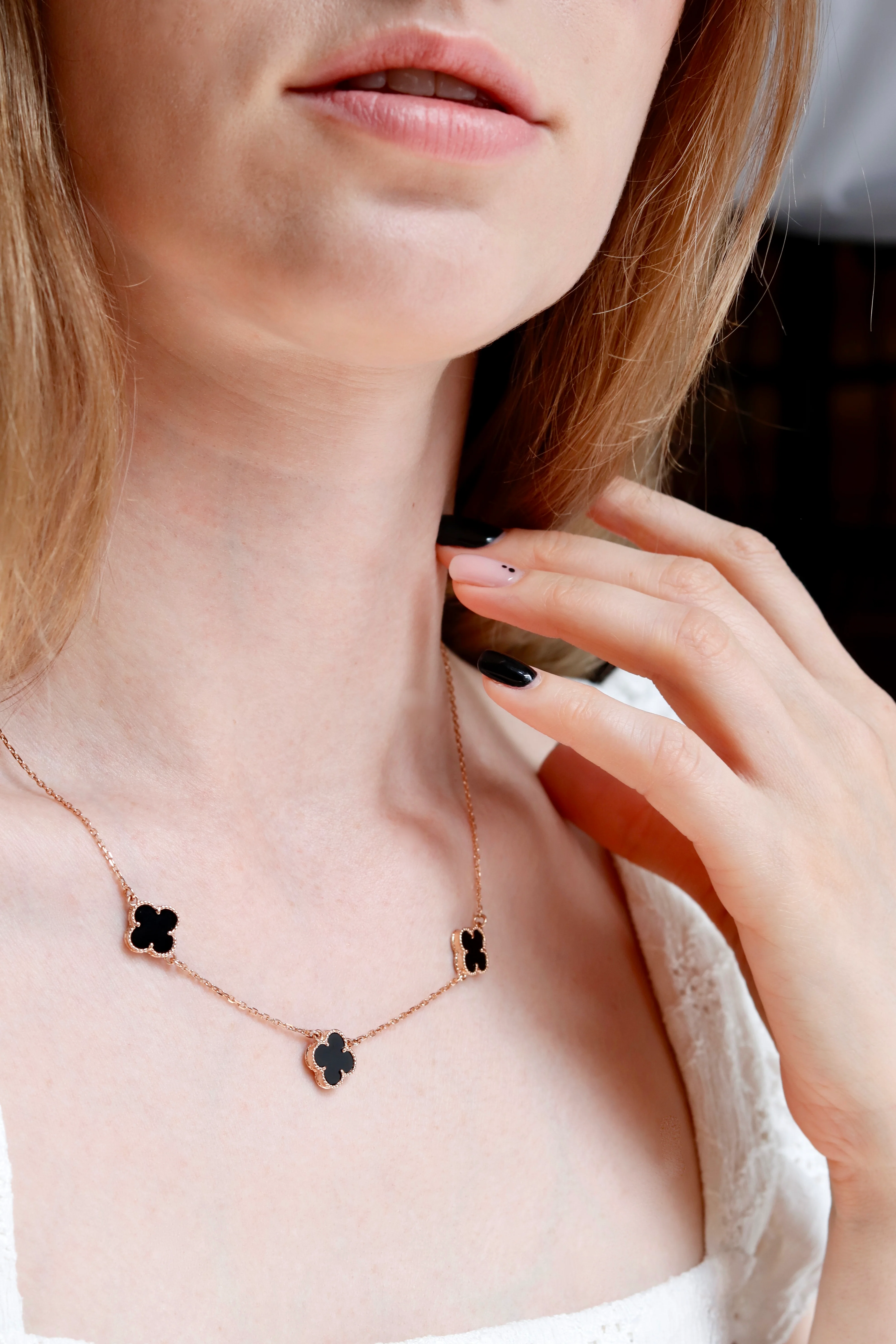 Clover Necklace in 14K/585 Rose Gold with Onyx - Image 2