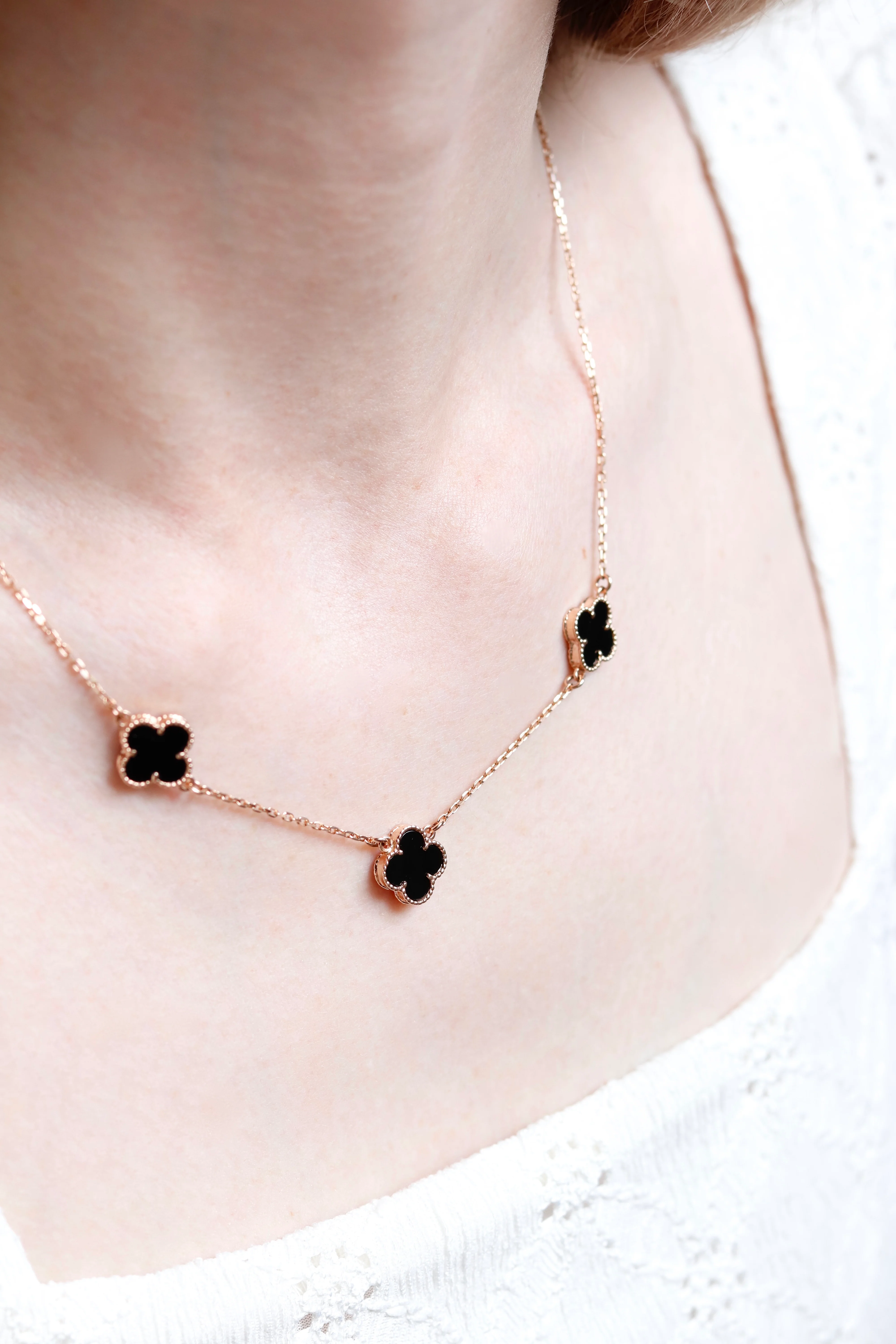 Clover Necklace in 14K/585 Rose Gold with Onyx - Image 4