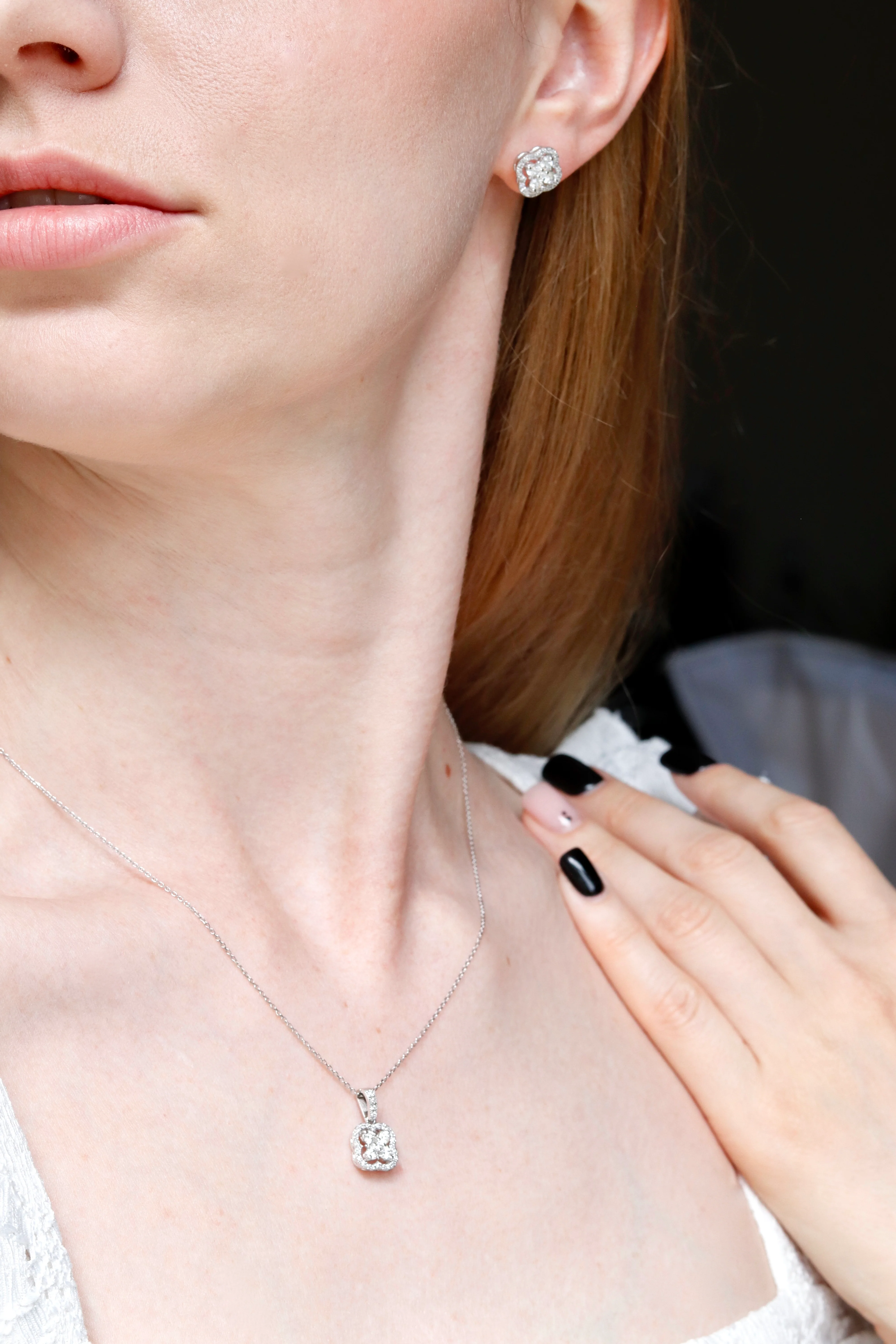 Clover Necklace in 14K/585 White Gold with Diamonds - Image 5