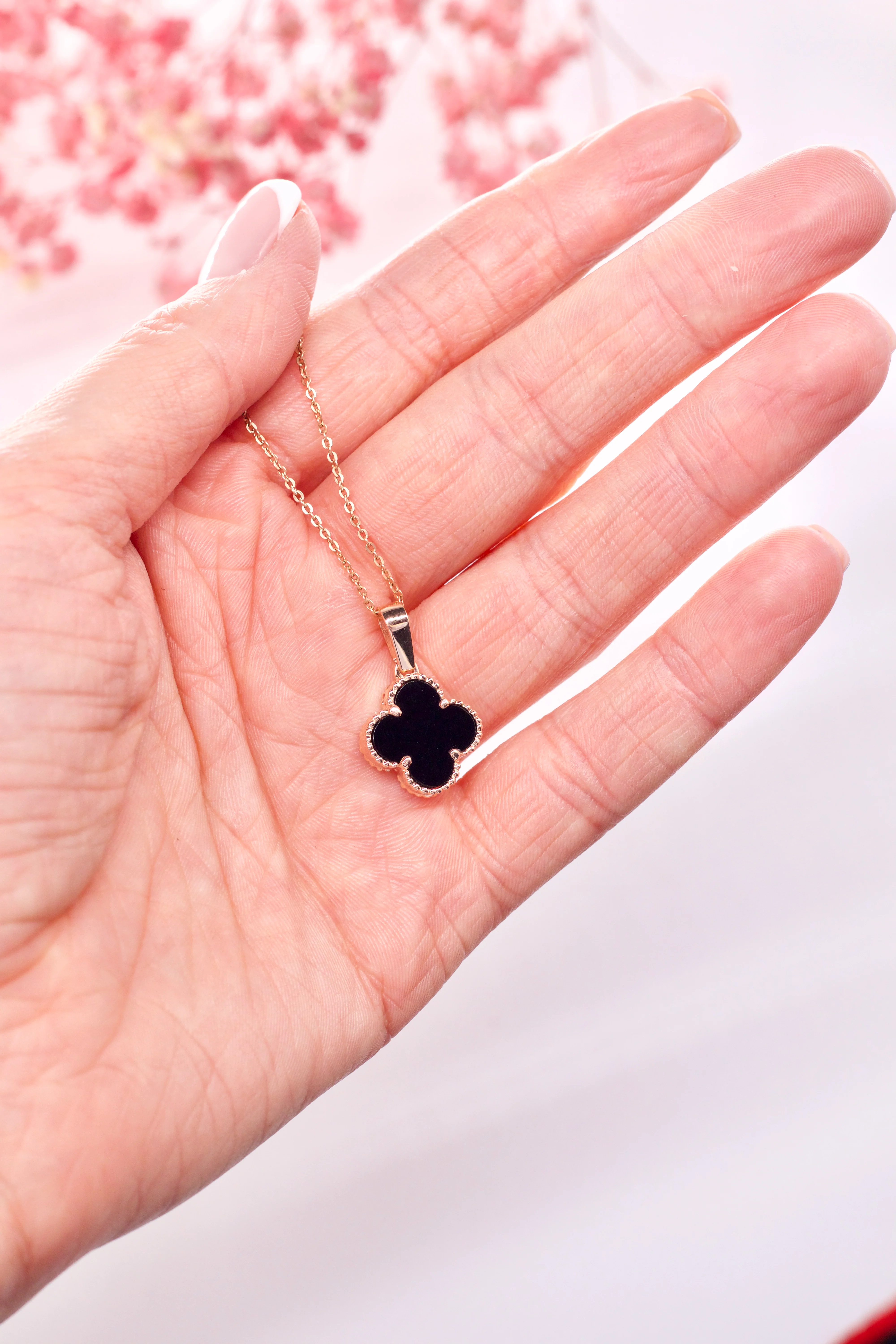Clover Pendant in 14K/585 Rose Gold with Onyx - Image 5