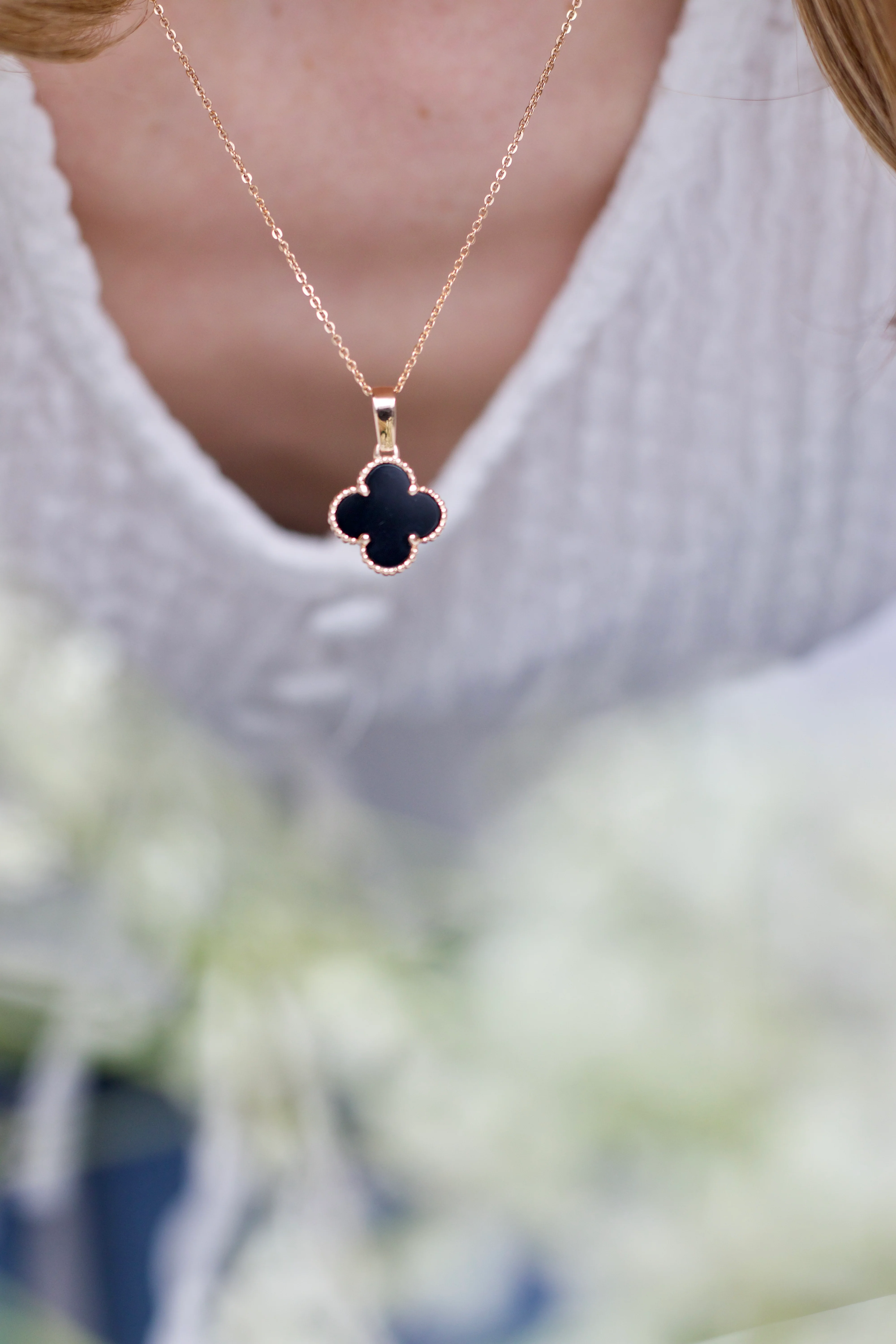 Clover Pendant in 14K/585 Rose Gold with Onyx - Image 6