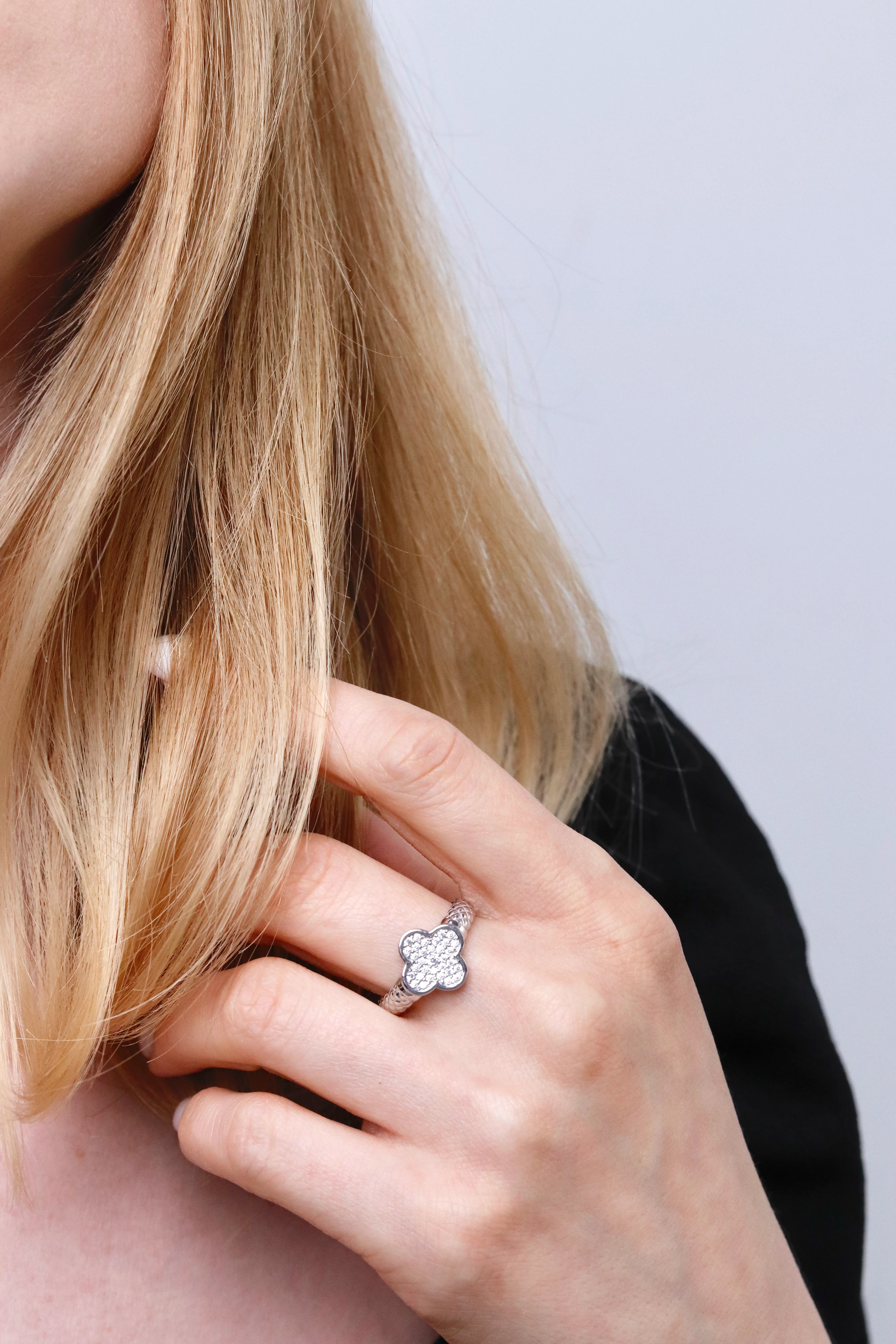 Clover Ring in 14K/585 White Gold with Cubic Zirconia - Image 5