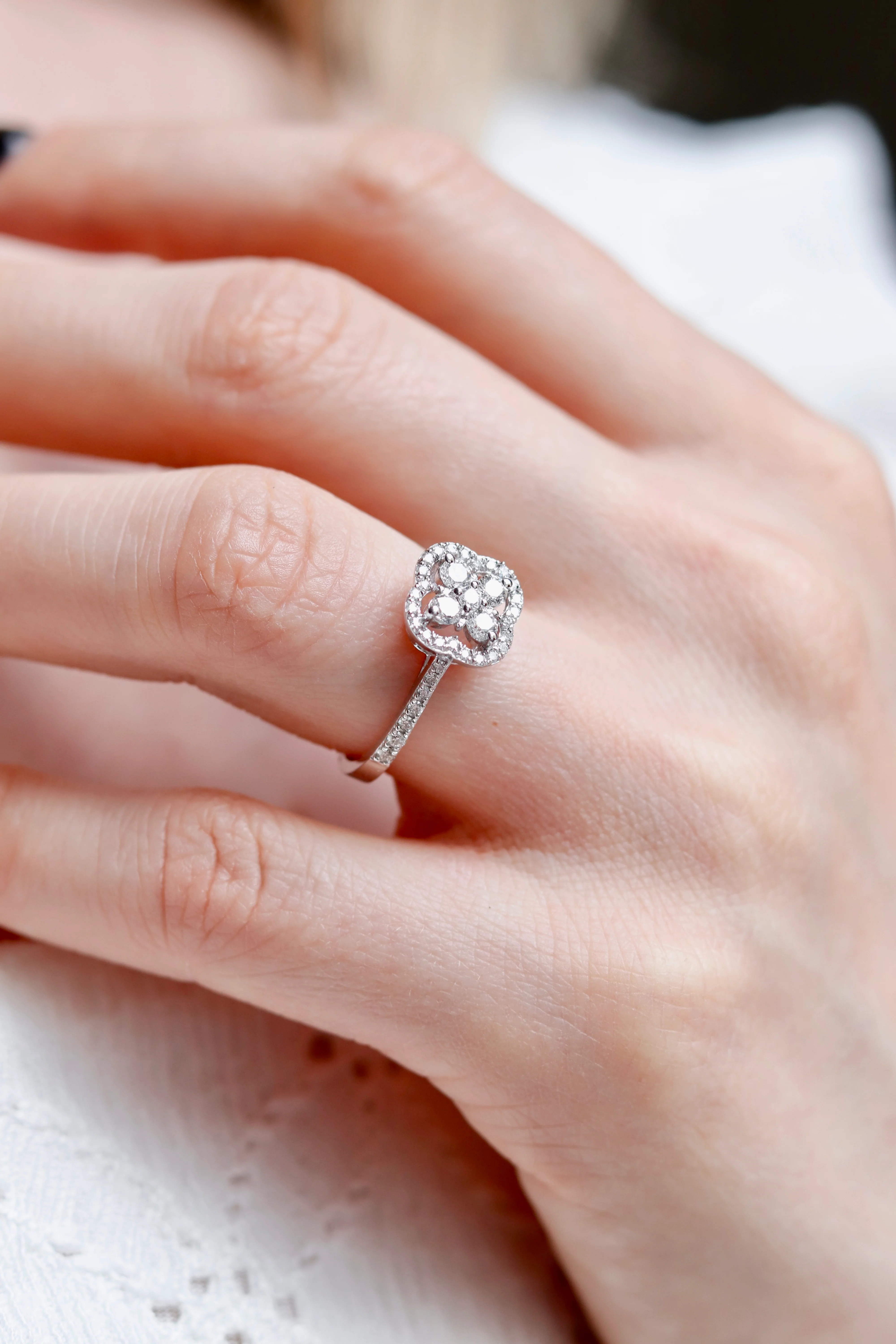 Clover Ring in 14K/585 White Gold with Diamonds - Image 2