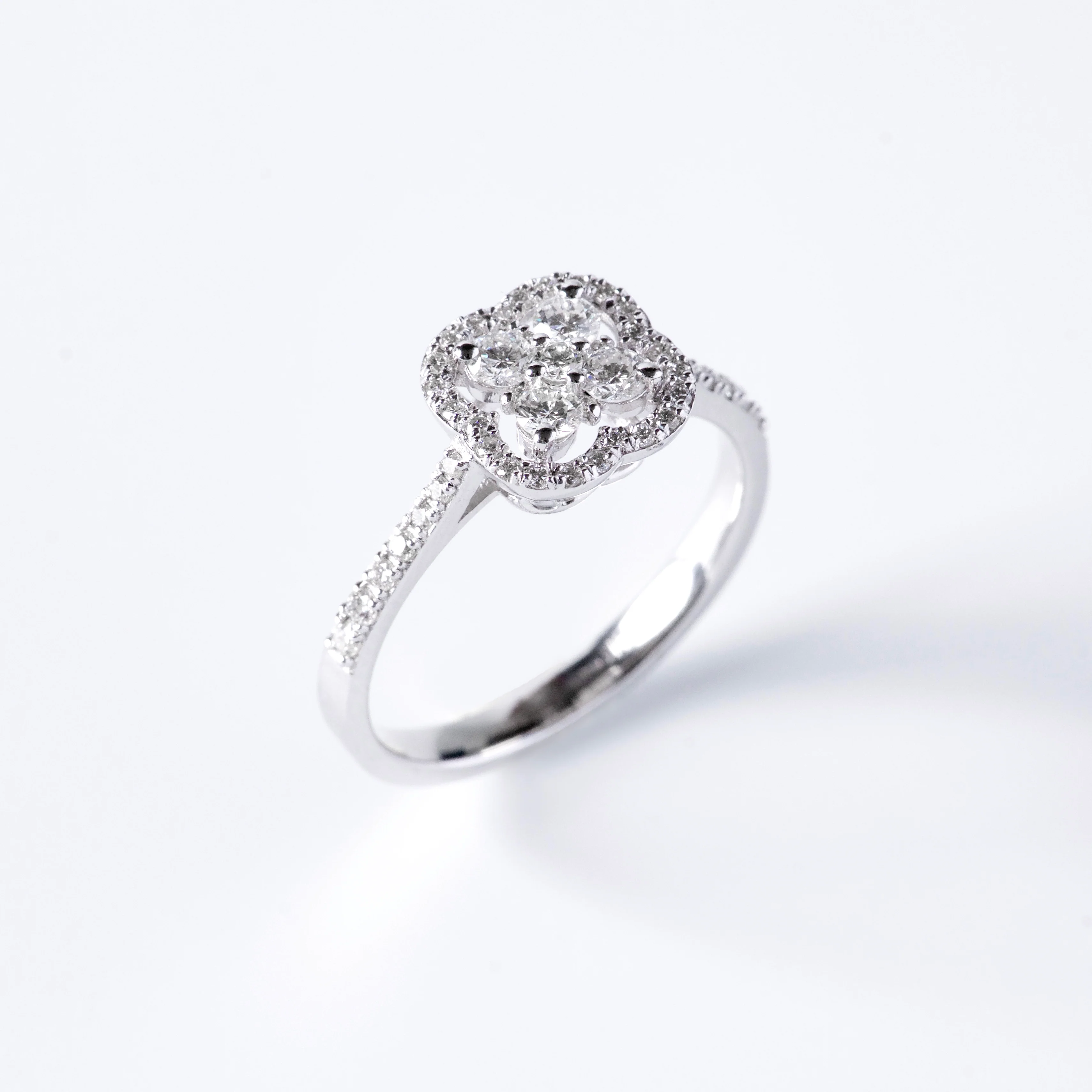 Clover Ring in 14K/585 White Gold with Diamonds - Image 8