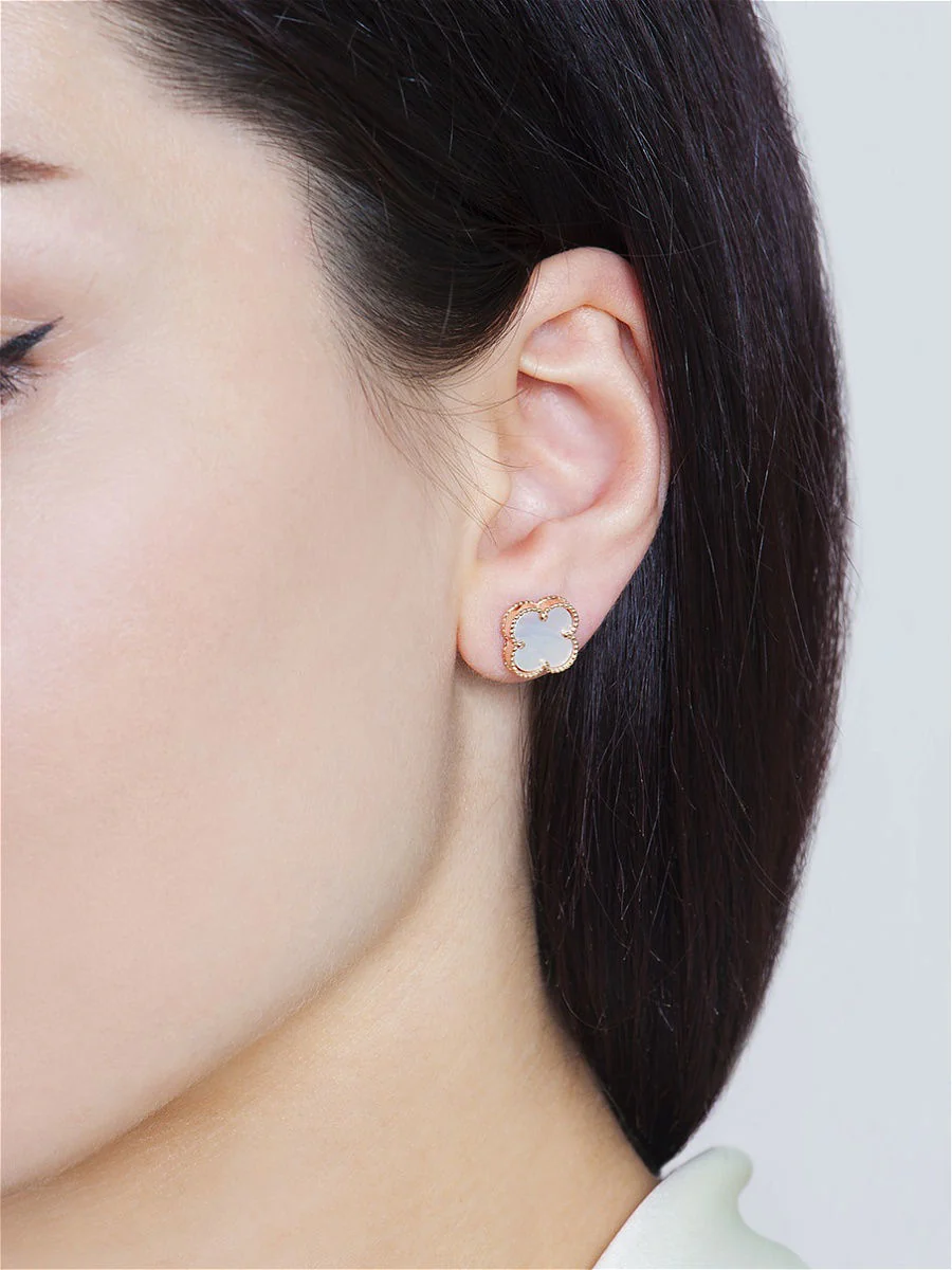 Clover Stud Earrings in 14K/585 White Gold with Mother of Pearl - Image 3