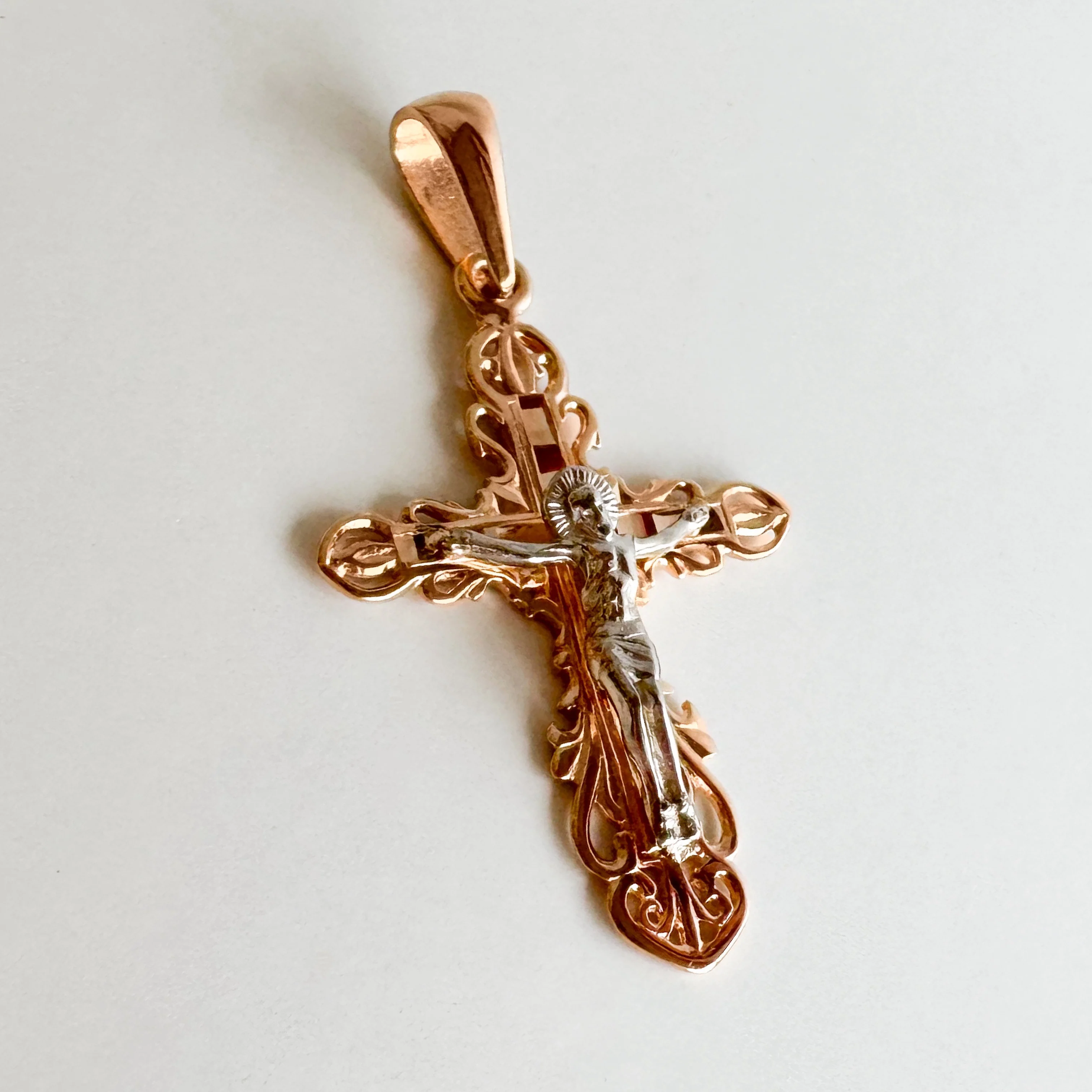 Cross in 14K/585 Rose Gold with White Gold Jesus - Image 2