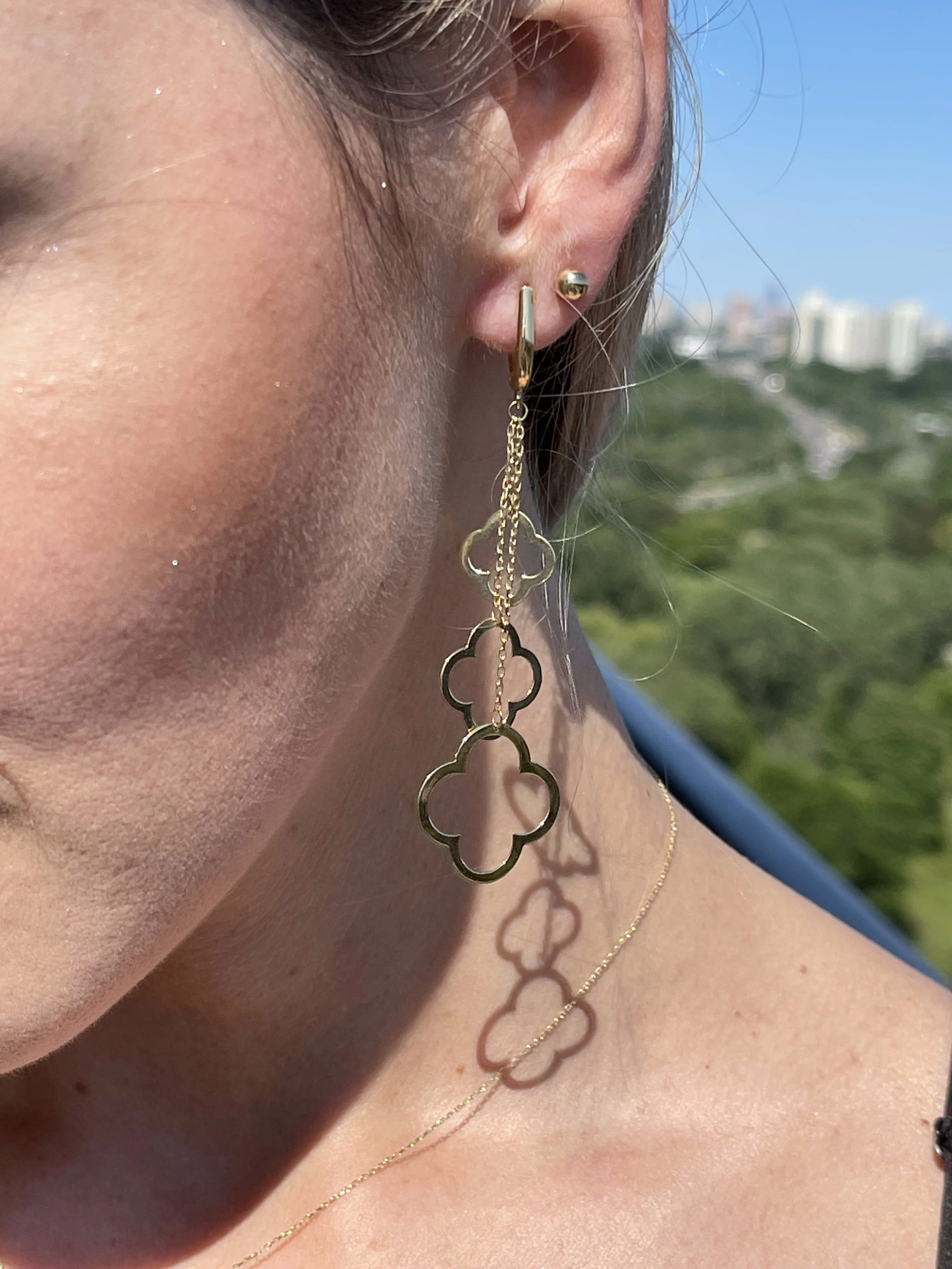 Drop Clover Earrings in 14K/585 Yellow Gold - Image 4
