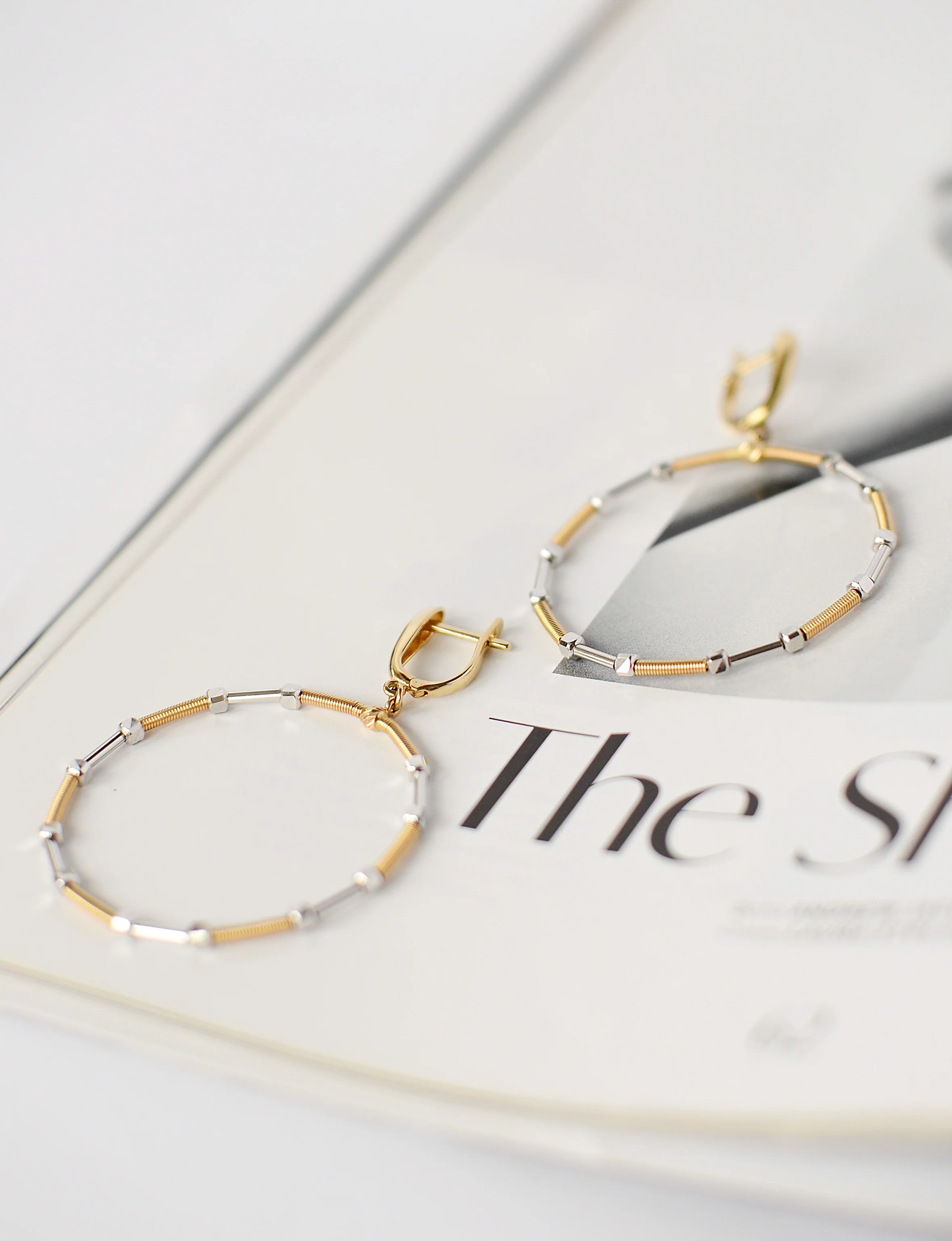 Drop Earrings in 14K/585 Yellow Gold with 14K/585 White Gold Details - Image 4