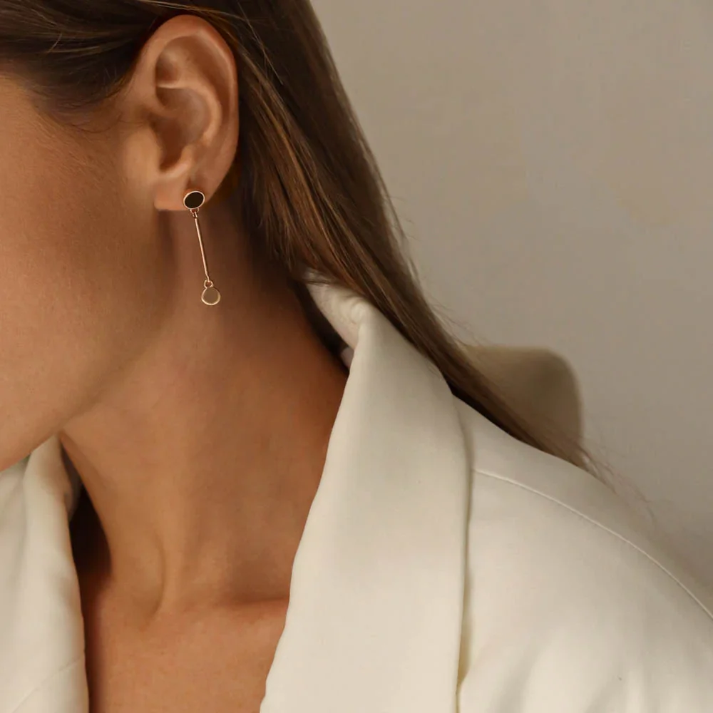 Drop Earrings in 14K/585 Rose Gold with Onyx - Image 4