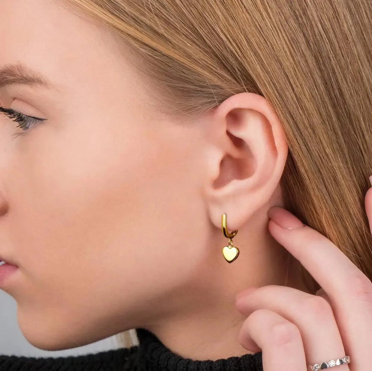 Drop Heart Earrings in 14K/585 Yellow Gold - Image 3