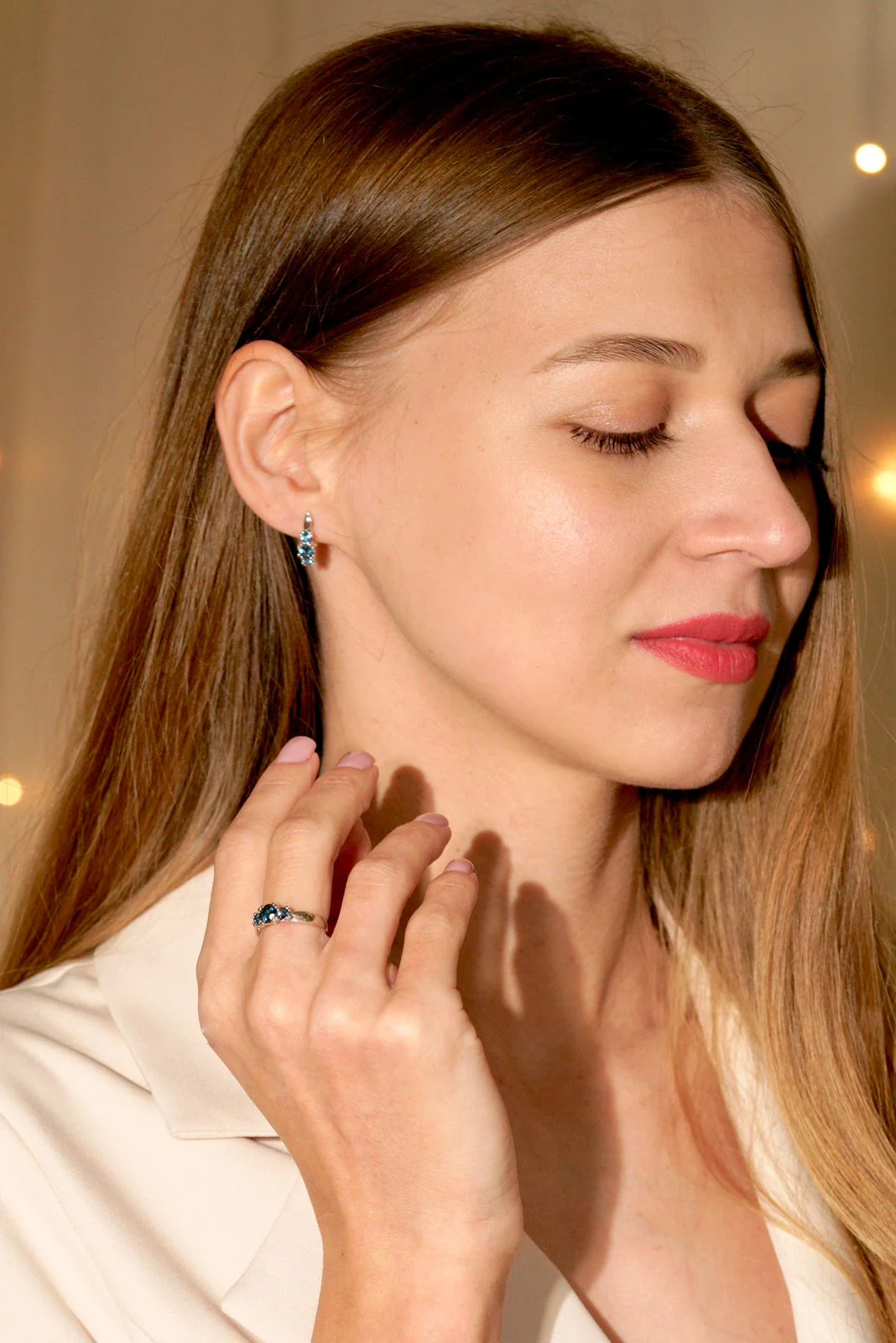 Lever Back Earrings with London Topazes in 14K/585 White Gold - Image 4
