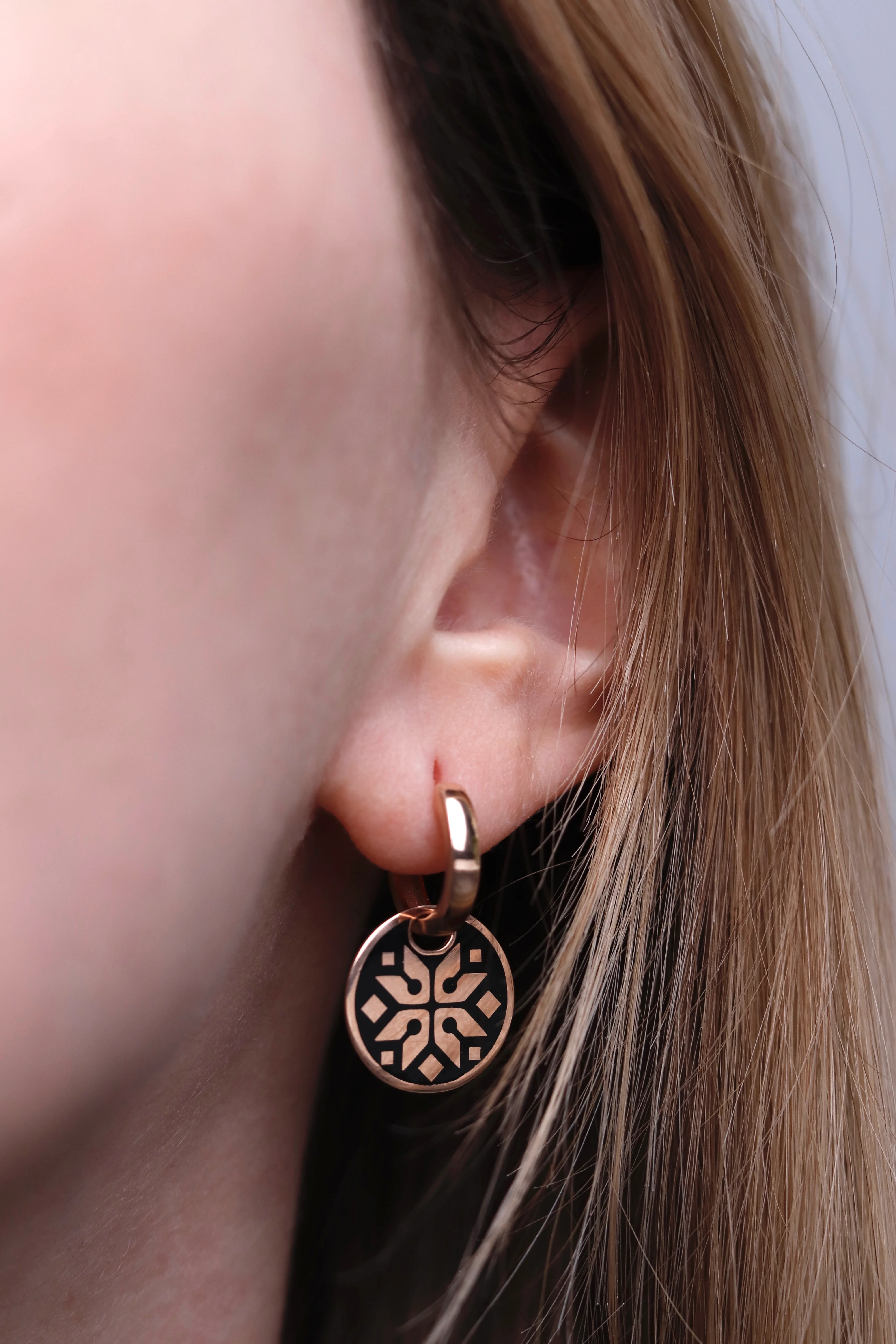 Handcrafted Vyshyvanka Drop Earrings in 14K/585 Rose Gold with Enamel - Image 3