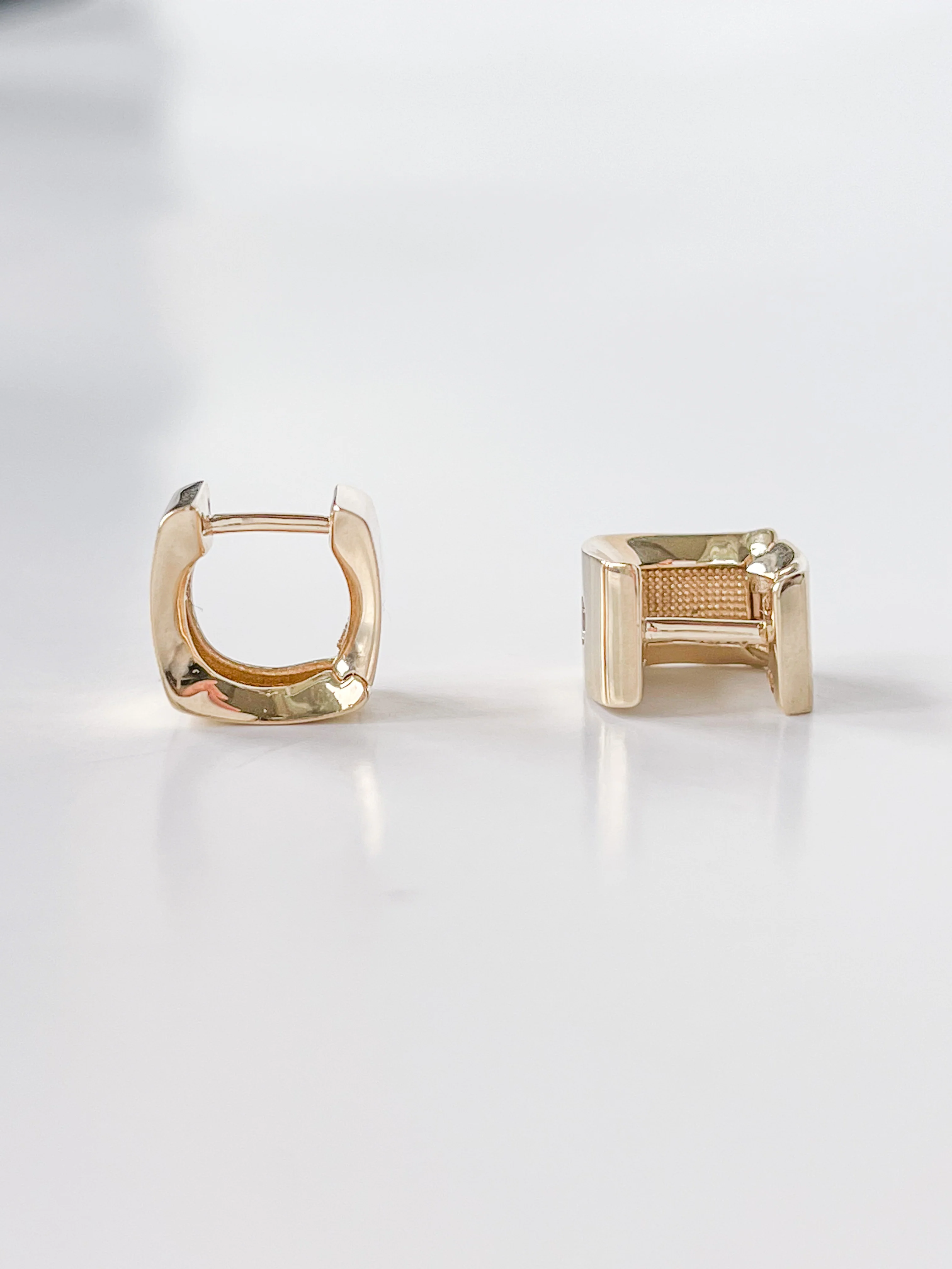 Hoop Earring in 14K/585 Yellow Gold with Cubic Zirconia - Image 4