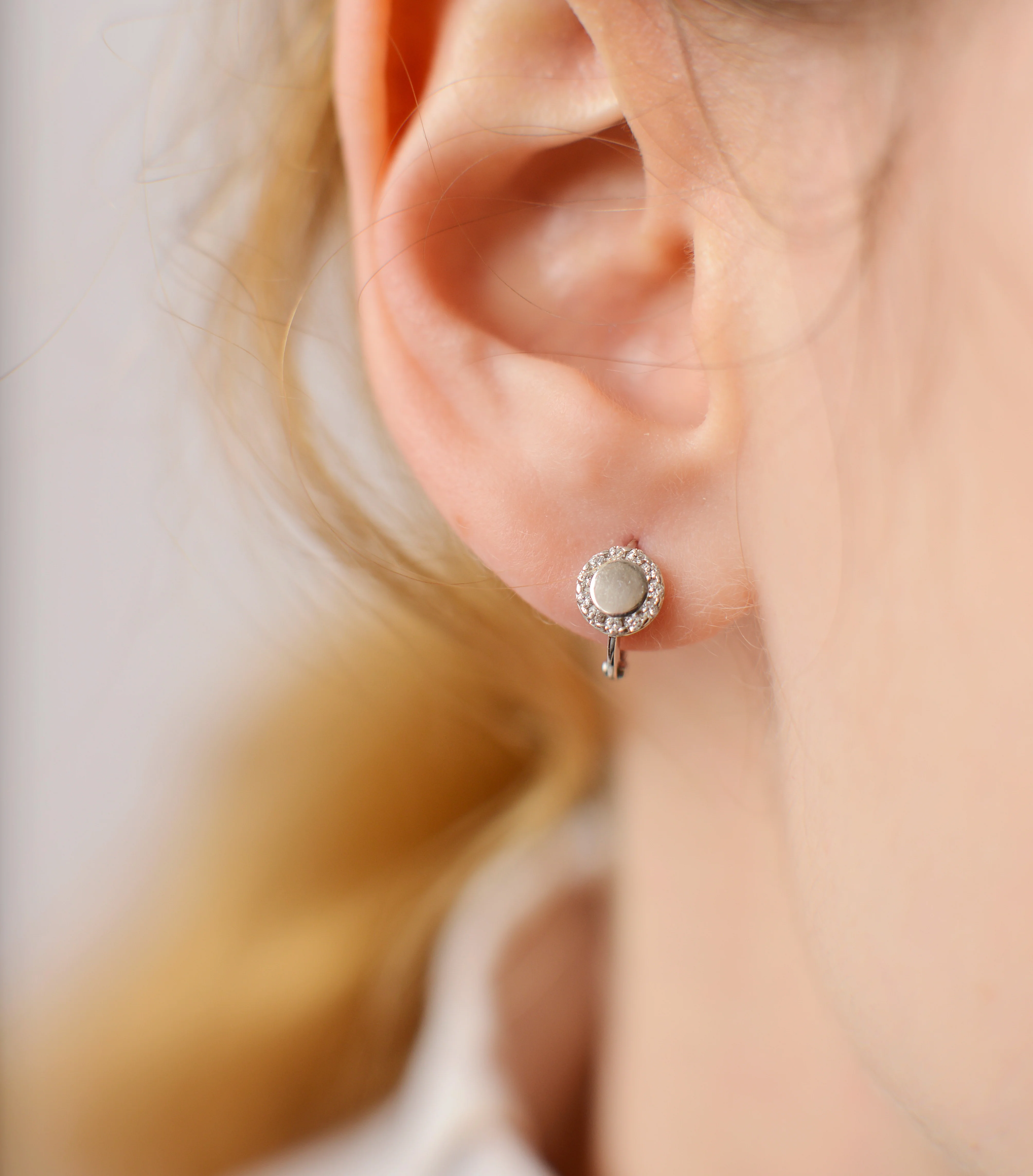 Hoop Earrings in 14K/585 White Gold with Cubic Zirconia - Image 2