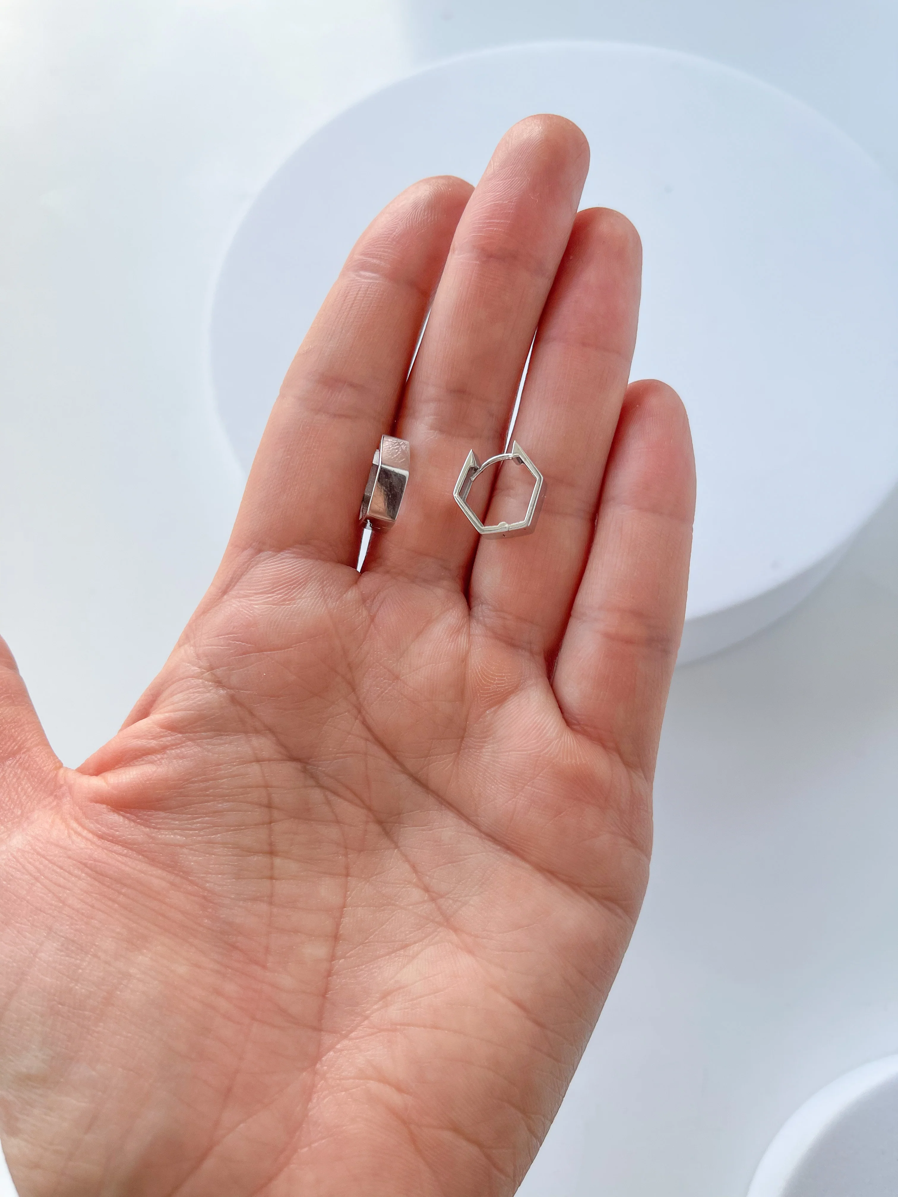 Hoop Earrings in 14K/585 White Gold - Image 3