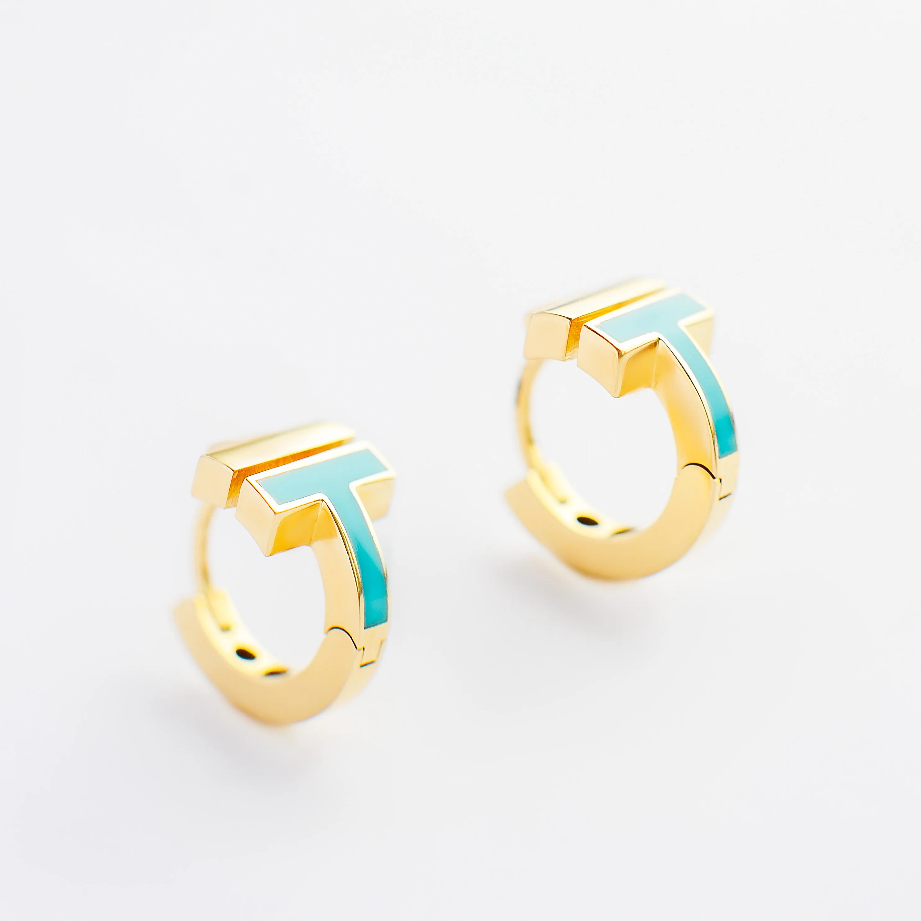 Hoop Earrings in 14K/585 Yellow Gold with Blue Enamel - Image 3