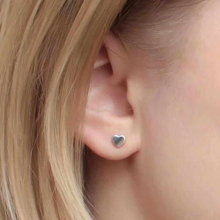 Hearts Studs in 14K/585 White Gold - Image 2