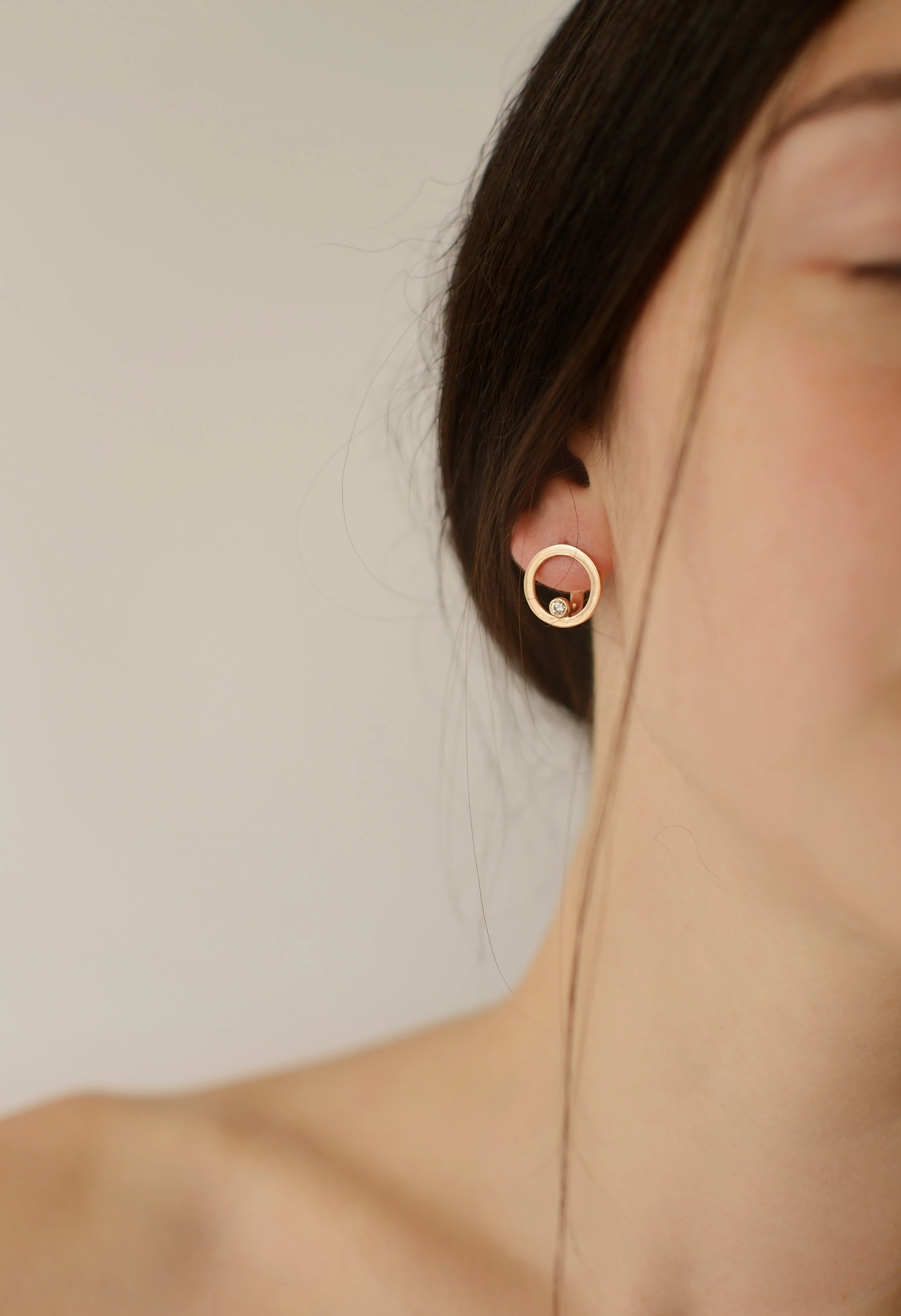 Lever Back Earrings in 14K/585 Yellow Gold with Cubic Zirconia - Image 2