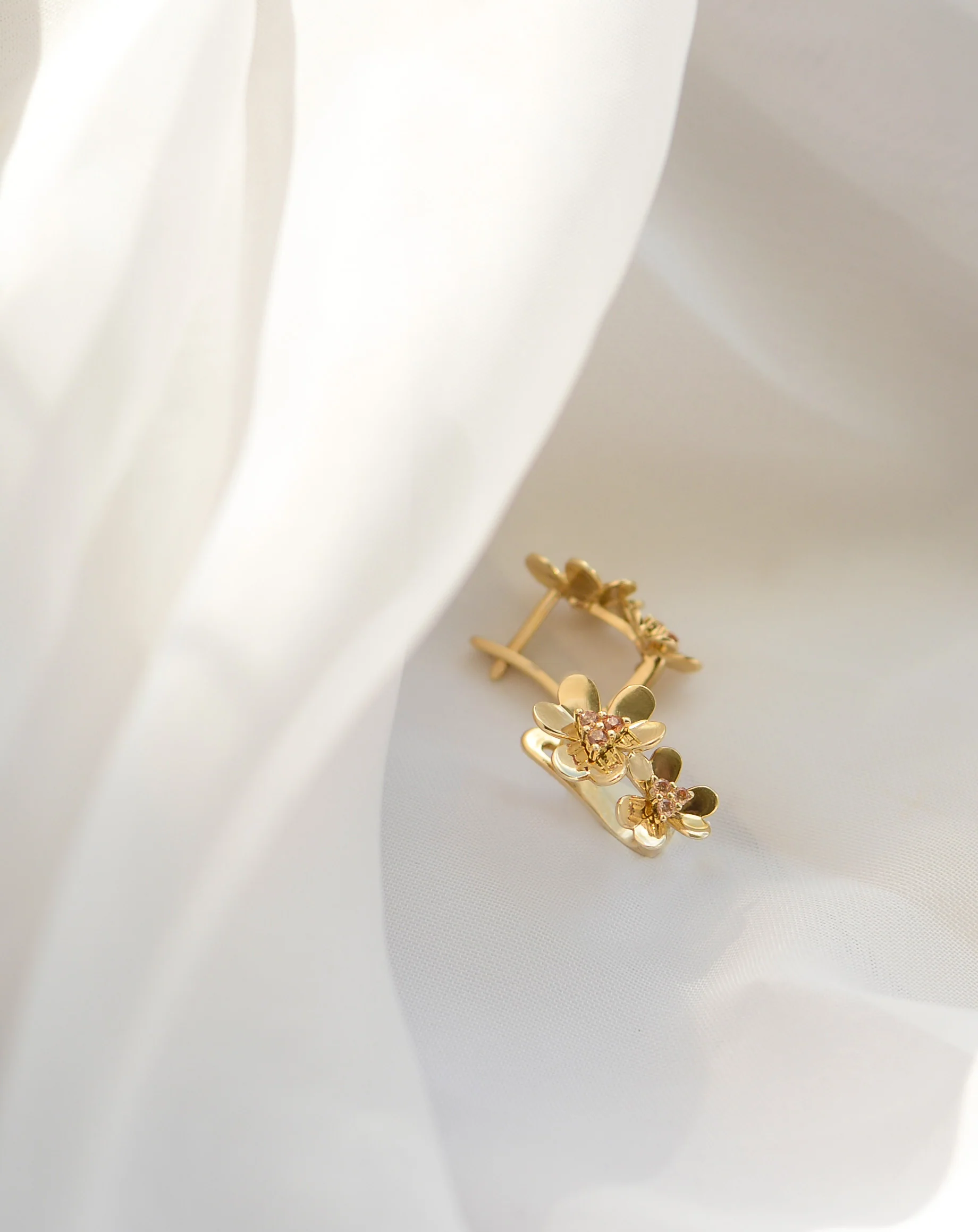 Lever Back Flowers Earrings in 14K/585 Yellow Gold with Cubic Zirconia - Image 7