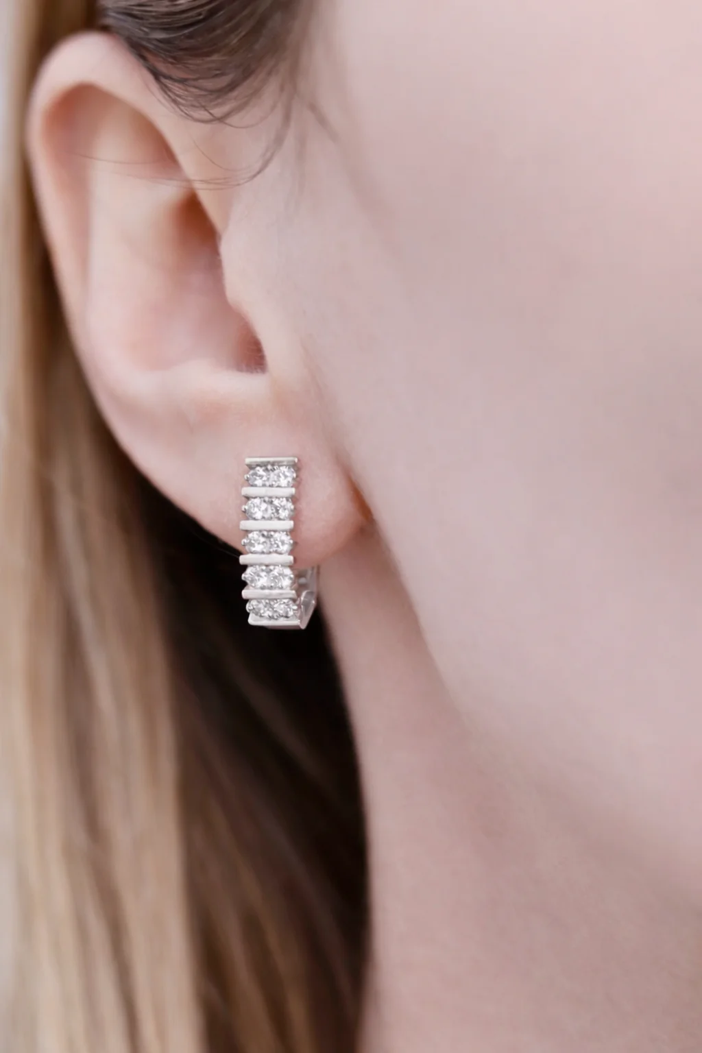 Lever Back Earrings in 14K/585 White Gold with Diamonds - Image 2