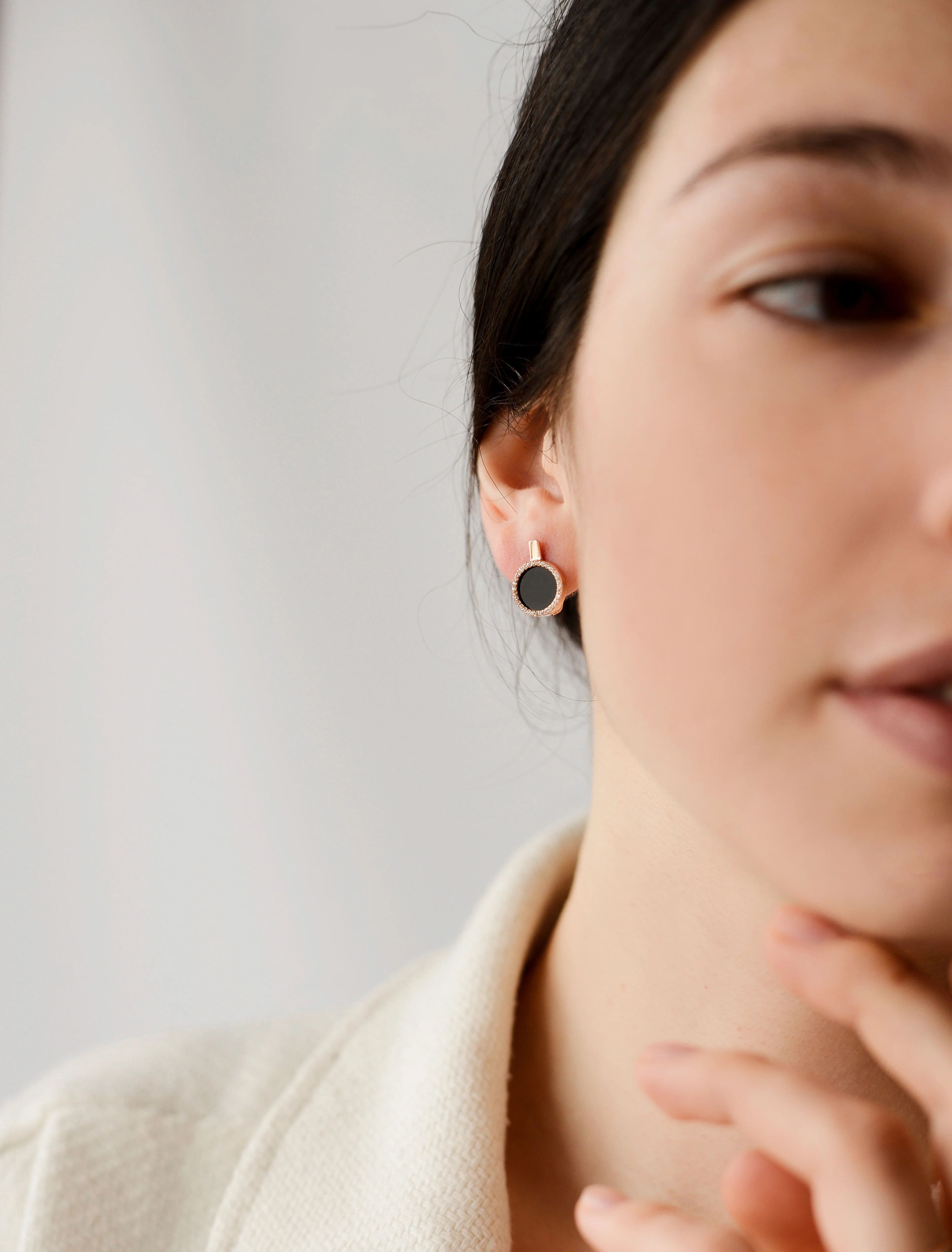 Lever Back Earrings in 14K/585 Rose Gold with Onyx and Cubic Zirconia - Image 4