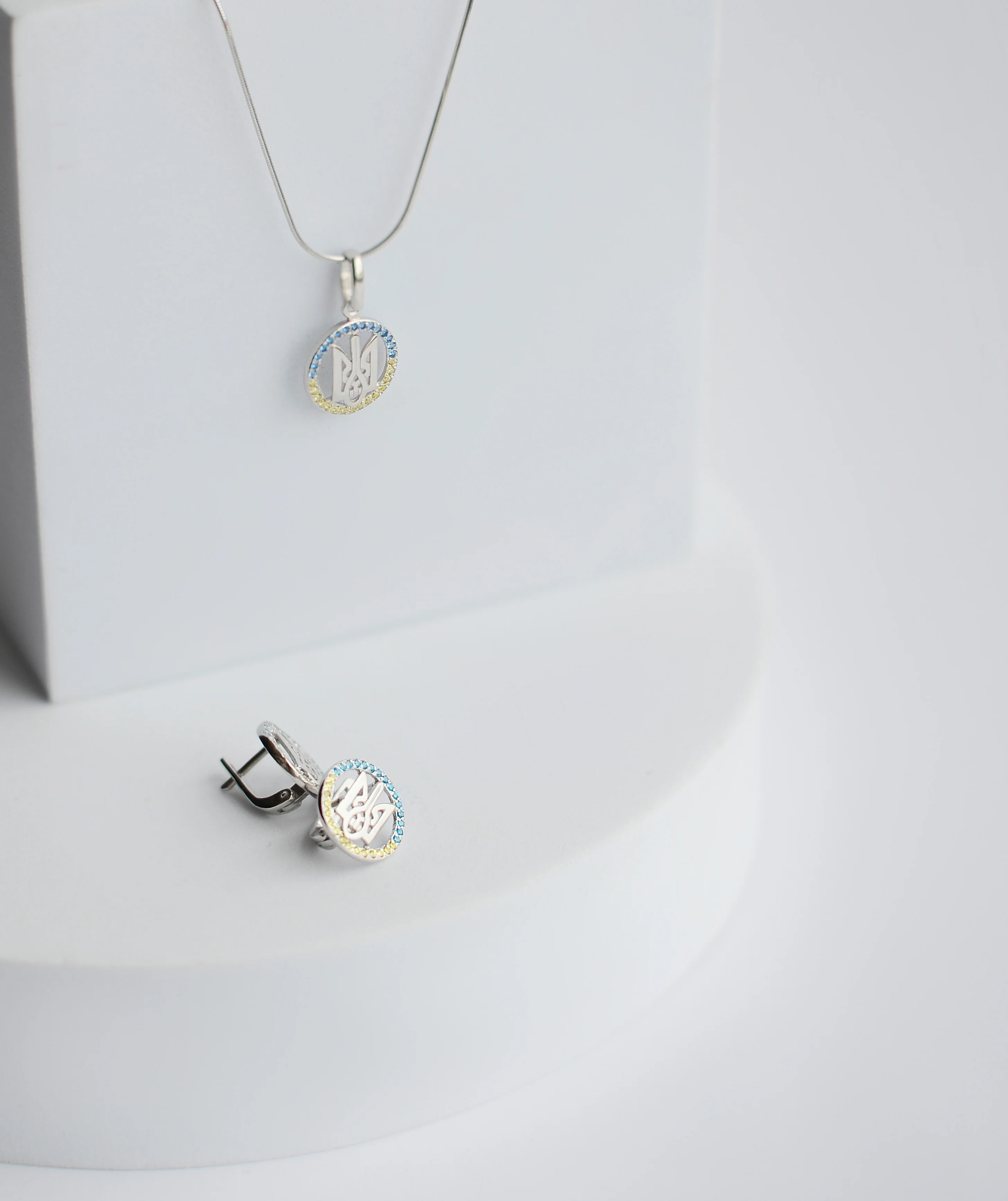 925 Sterling Silver Lever Back Tryzub Earrings in Blue and Yellow Cubic Zirconia Halo - Image 4