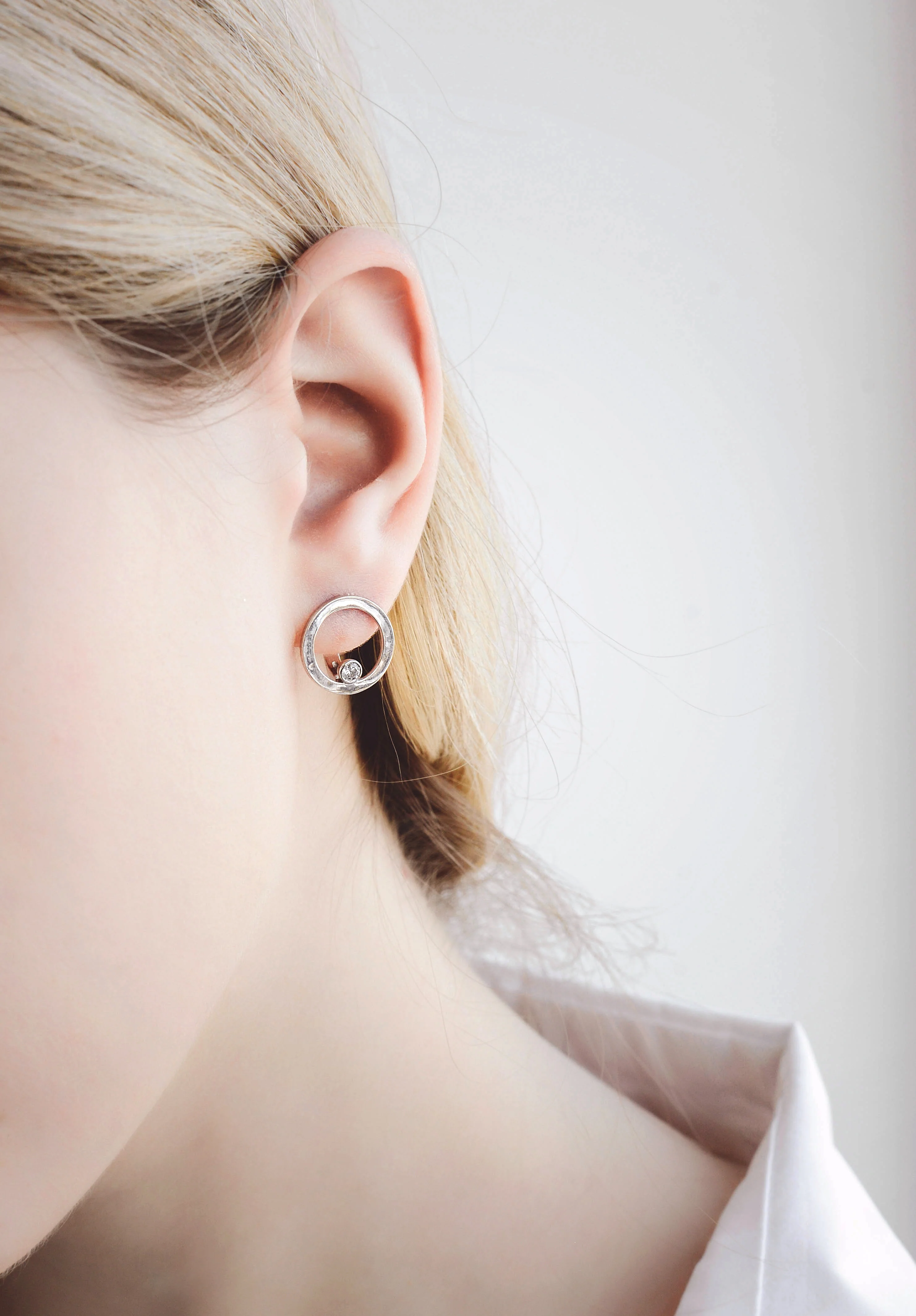 Lever Back Earrings in 14K/585 White Gold - Image 2