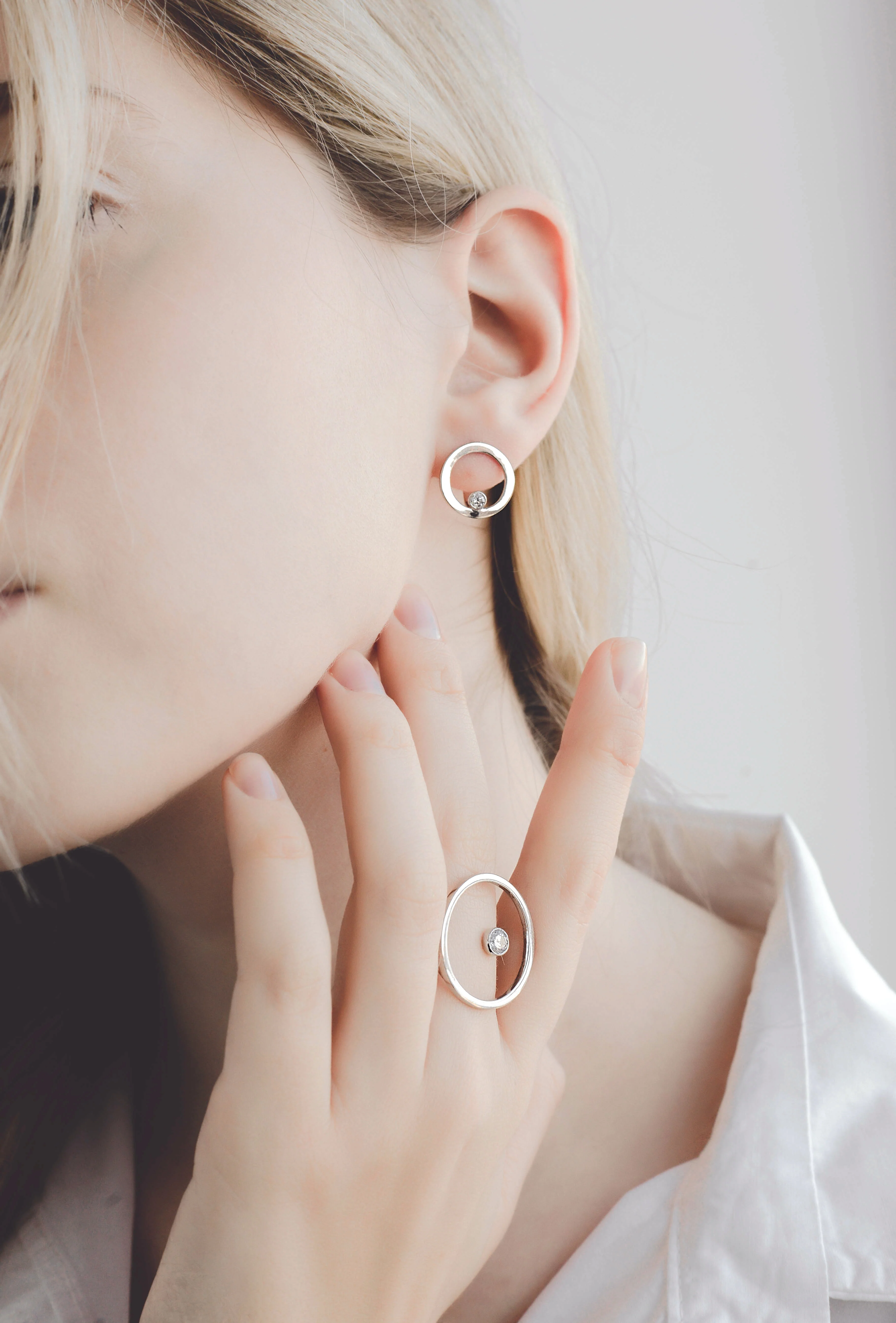 Lever Back Earrings in 14K/585 White Gold - Image 5