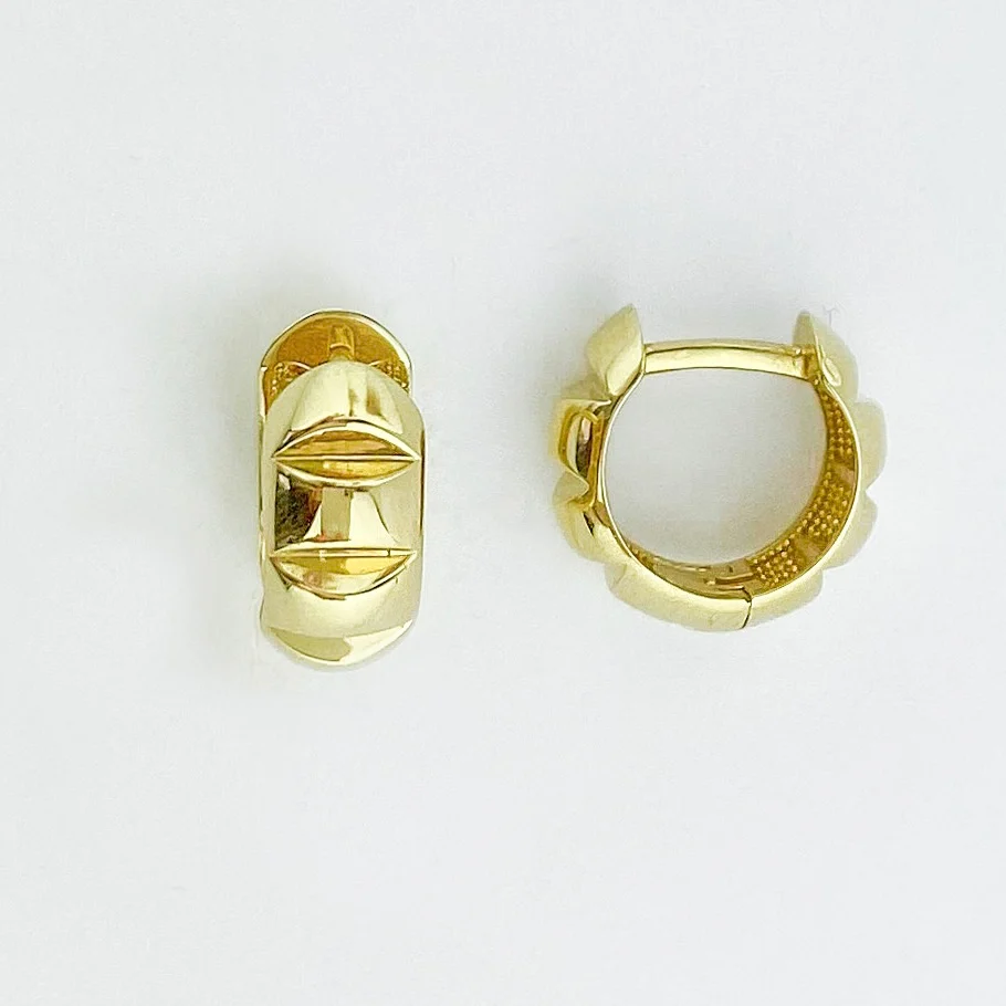 Minimalistic Hoop Earrings in 14K/585 Yellow Gold - Image 4