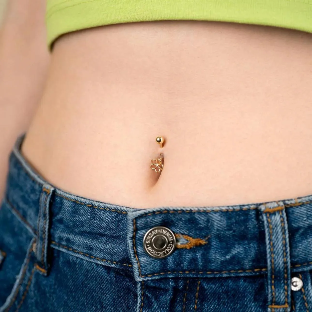Navel Earring Flower in 14K/585 Yellow Gold with Cubic Zirconia - Image 2