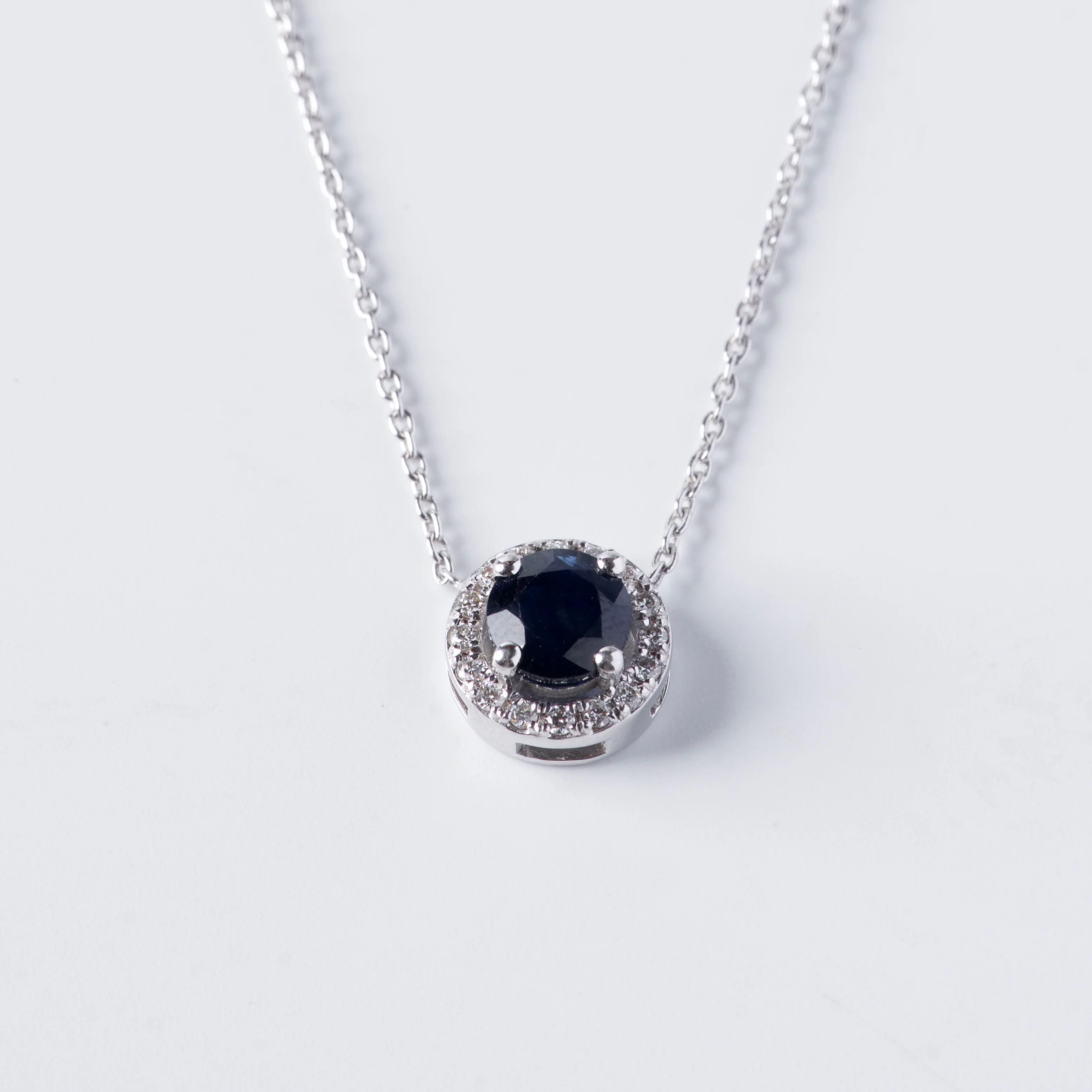 Necklace in 14K/585 White Gold with Sapphire and Diamonds - Image 8