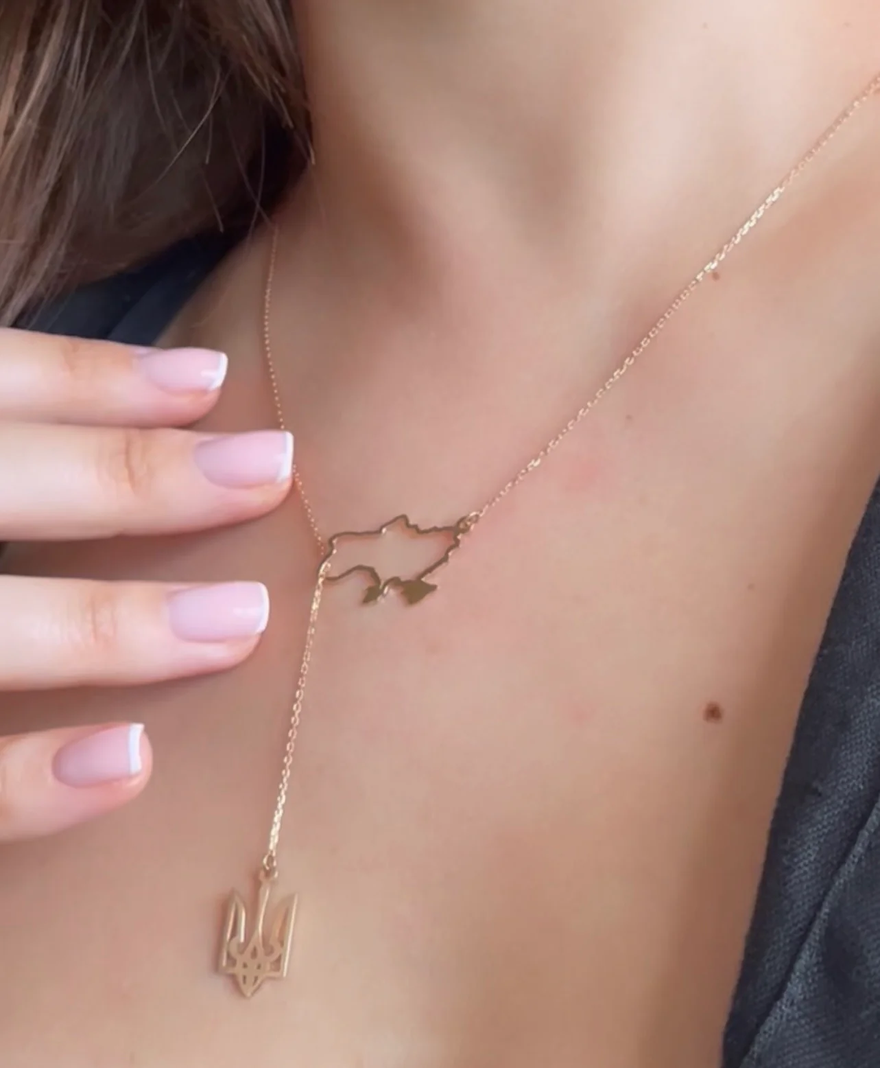 Necklace in 14K/585 Rose Gold with Map and Tryzub - Image 2